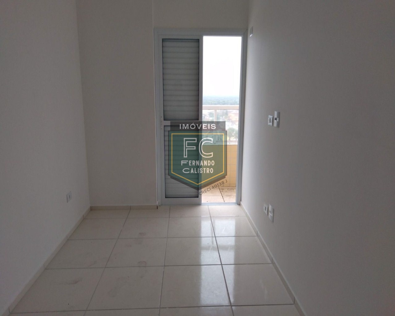 Apartamento novo 2 dormitórios (1 suíte), varanda c/ vista p/ o mar, condomínio frente mar c/ lazer completo na cobertura, jd. Real, praia grande, sp