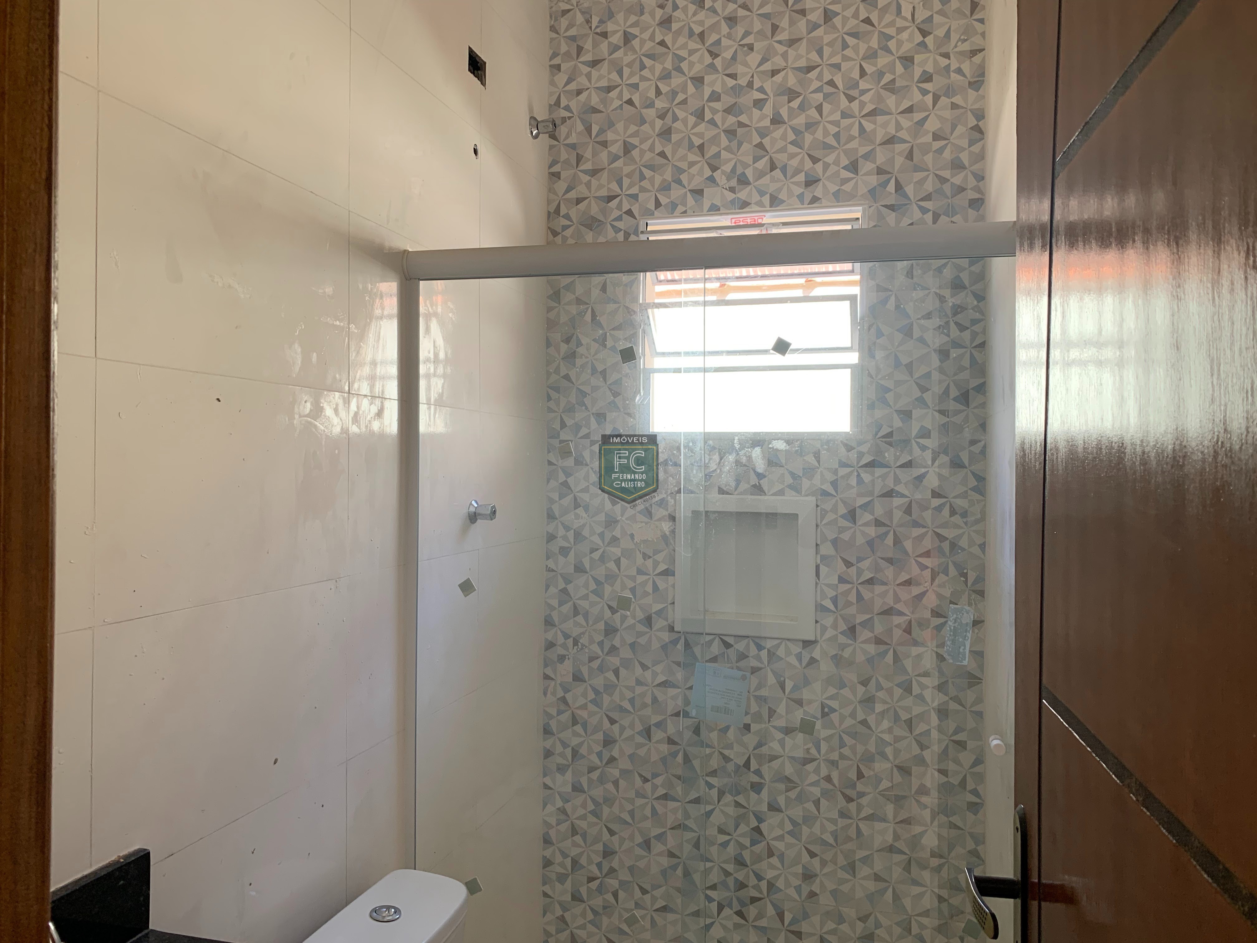 Casas geminadas térreas novas próx. A praia, 3 dormitórios (1 suite), piscina, espaço gourmet c/ churrasqueira, 2 vagas, v. Anhanguera, mongaguá - sp