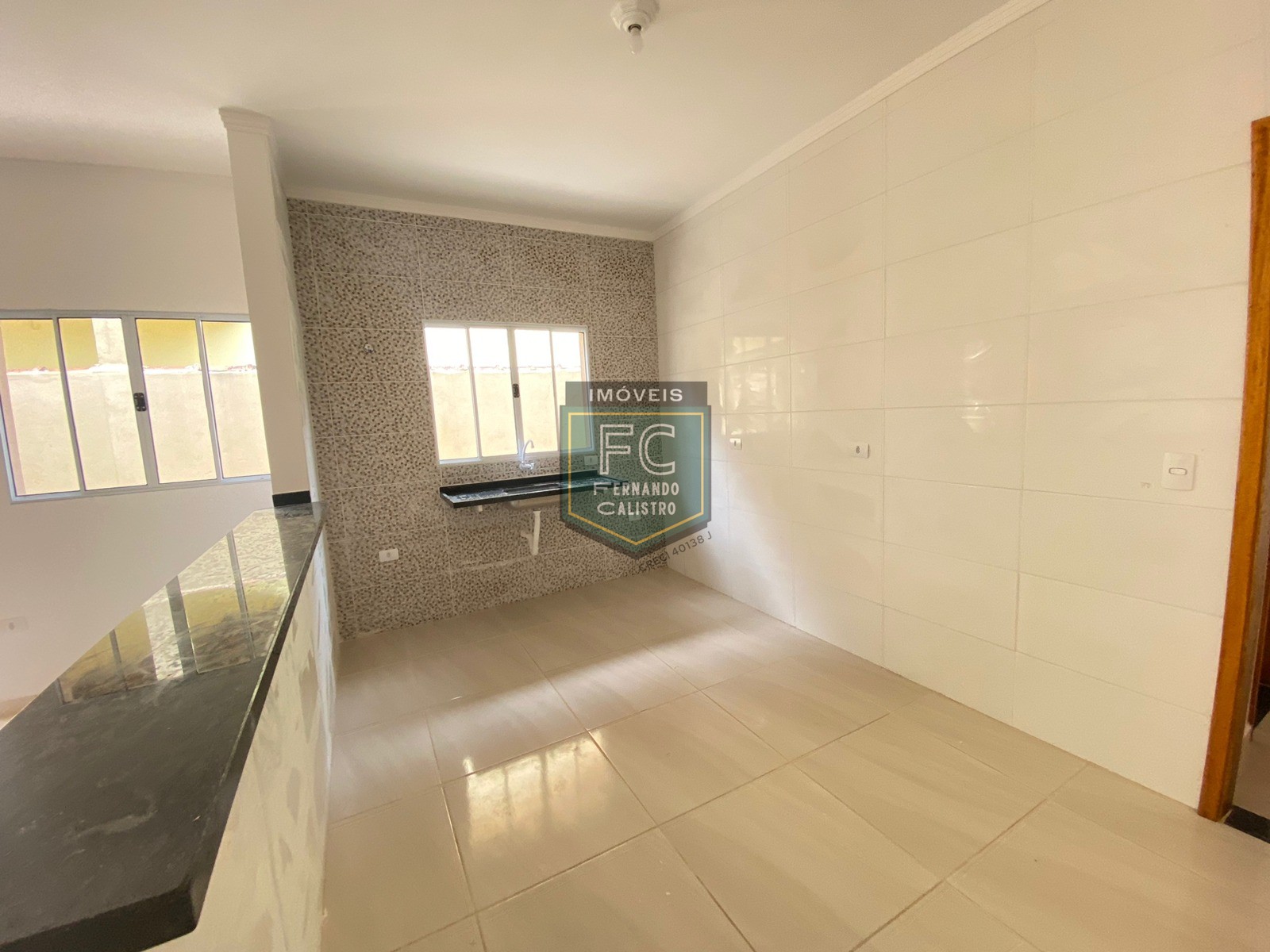 Casa nova geminada pronta 2 dormitórios (1 suíte), piscina c