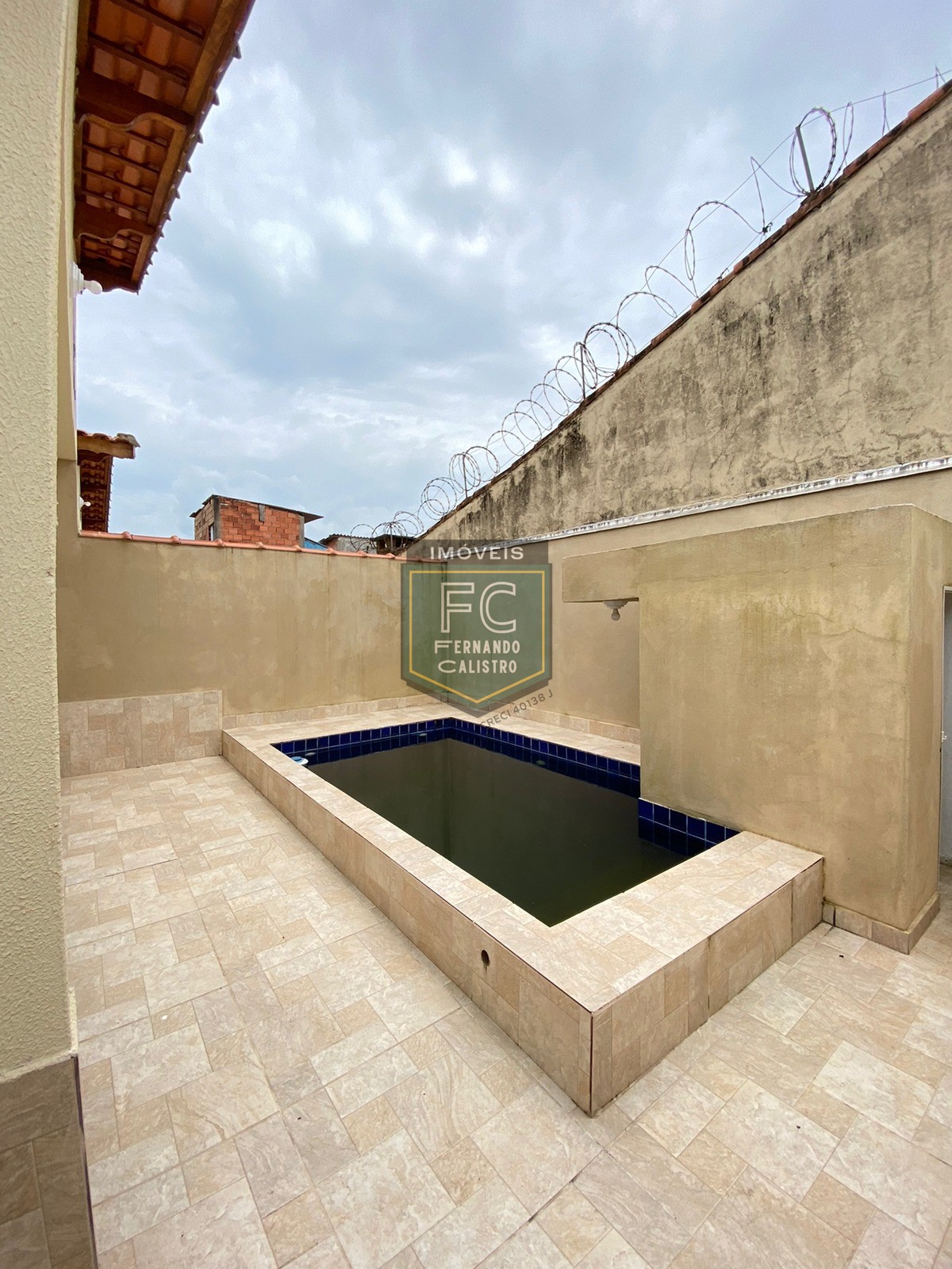 Casa Nova Isolada Pronta 2 Dormitórios (1 Suíte), Piscina c/ Cascata, Churrasqueira, Financia Bancário, Próx Marginal, Flórida Mirim, Mongaguá SP
