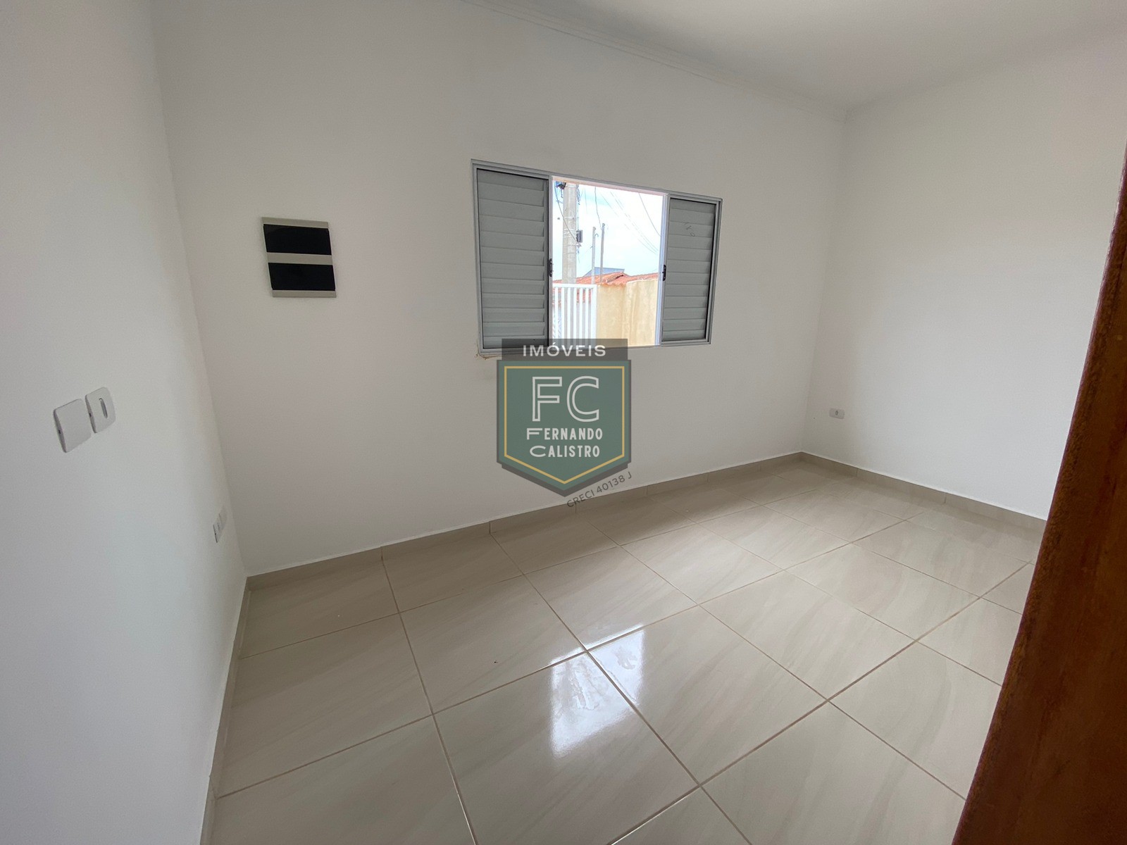 Casa nova geminada pronta 2 dormitórios (1 suíte), piscina c