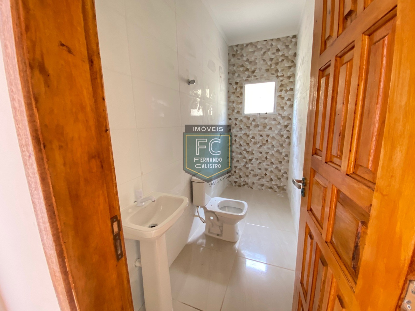 Casa nova geminada pronta 2 dormitórios (1 suíte), piscina c
