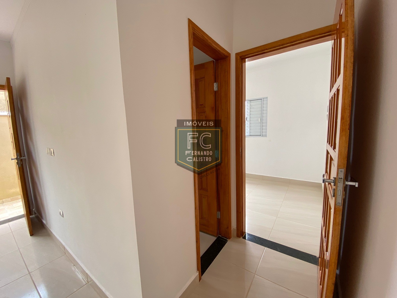 Casa nova isolada pronta 2 dormitórios (1 suíte), piscina c/