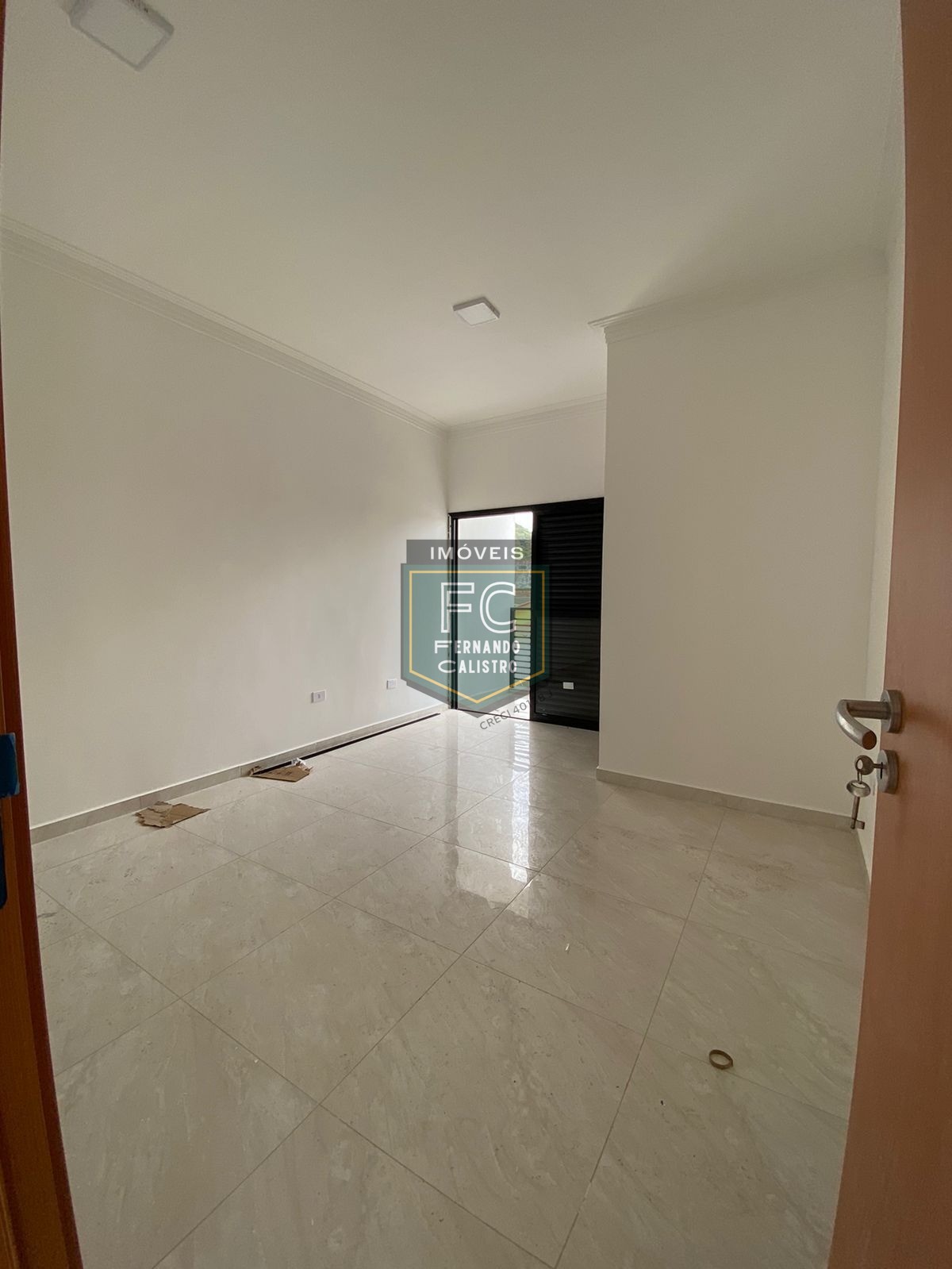 Sobrado moderno novo alto padrão 3 dormitórios (3 suítes), piscina, 2 vagas, 100 mts da praia, local nobre e central, jd. Aguapeú, mongaguá/sp
