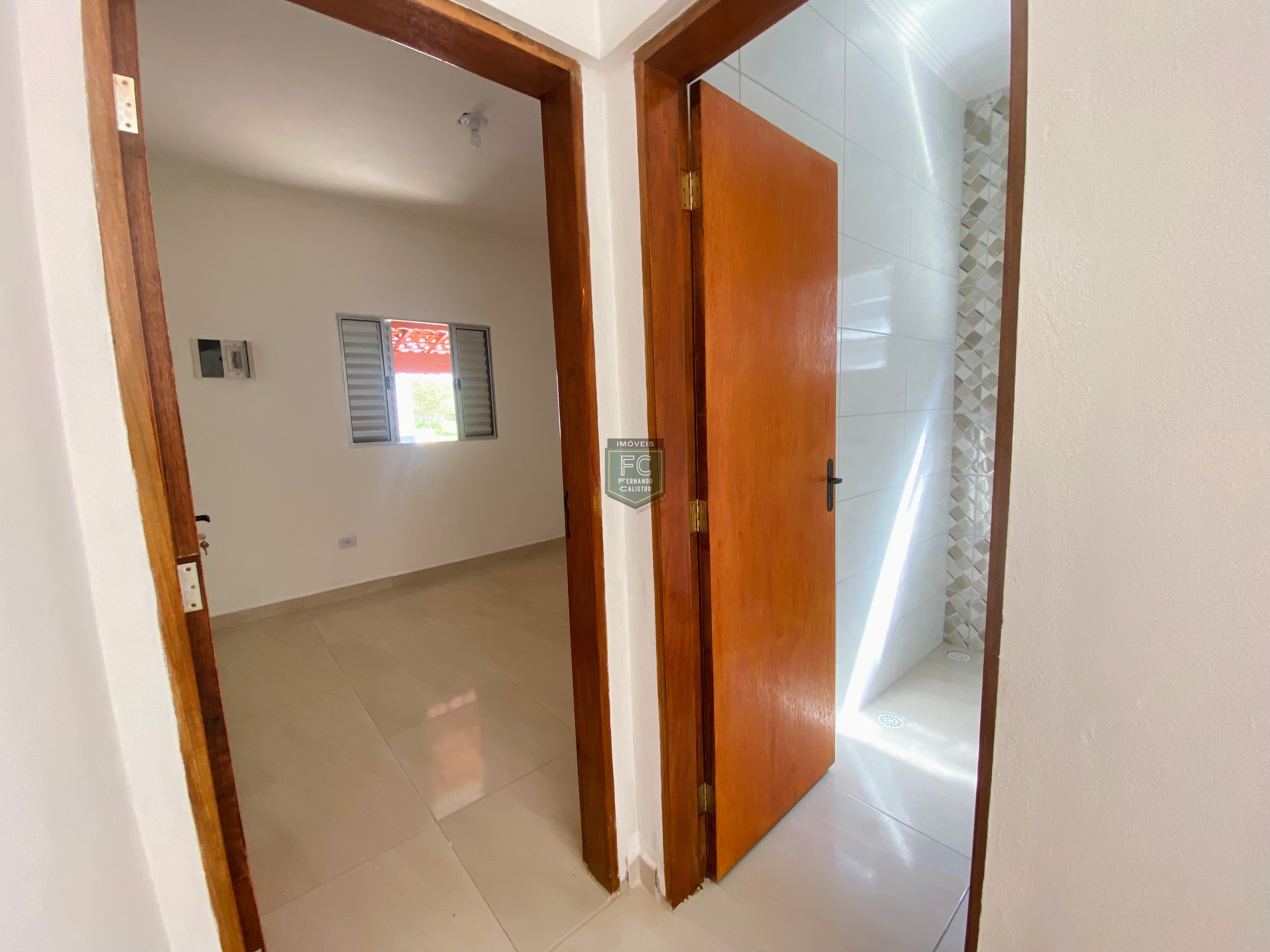 Casa térrea nova 2 dormitórios (1 suíte) pronta, perto da pr