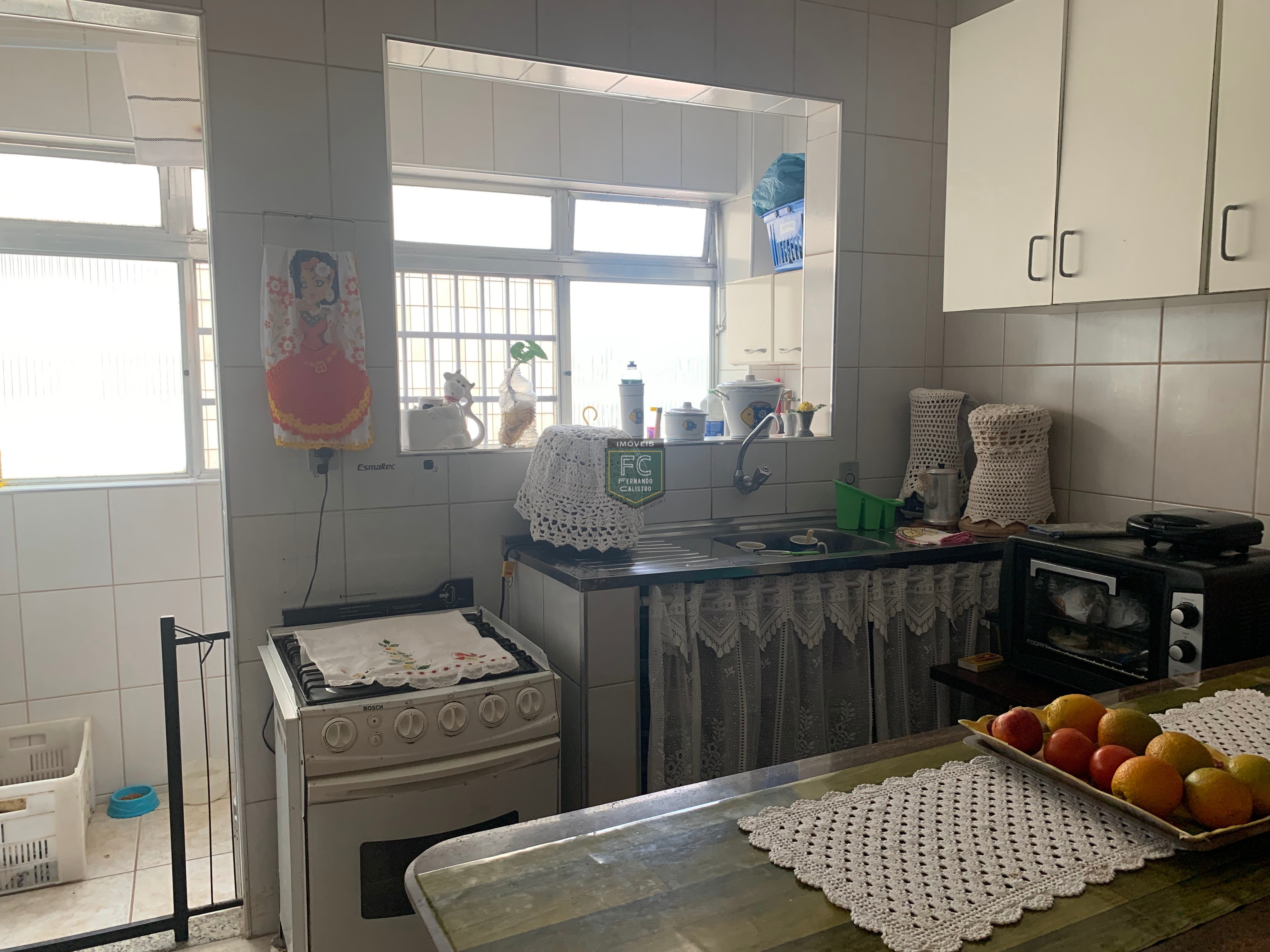 Apartamento 2 dormitórios 53 m2, a apenas 200 mts da praia, mobiliado, primeiro andar de escada, região central, vila atlântica, mongaguá - sp