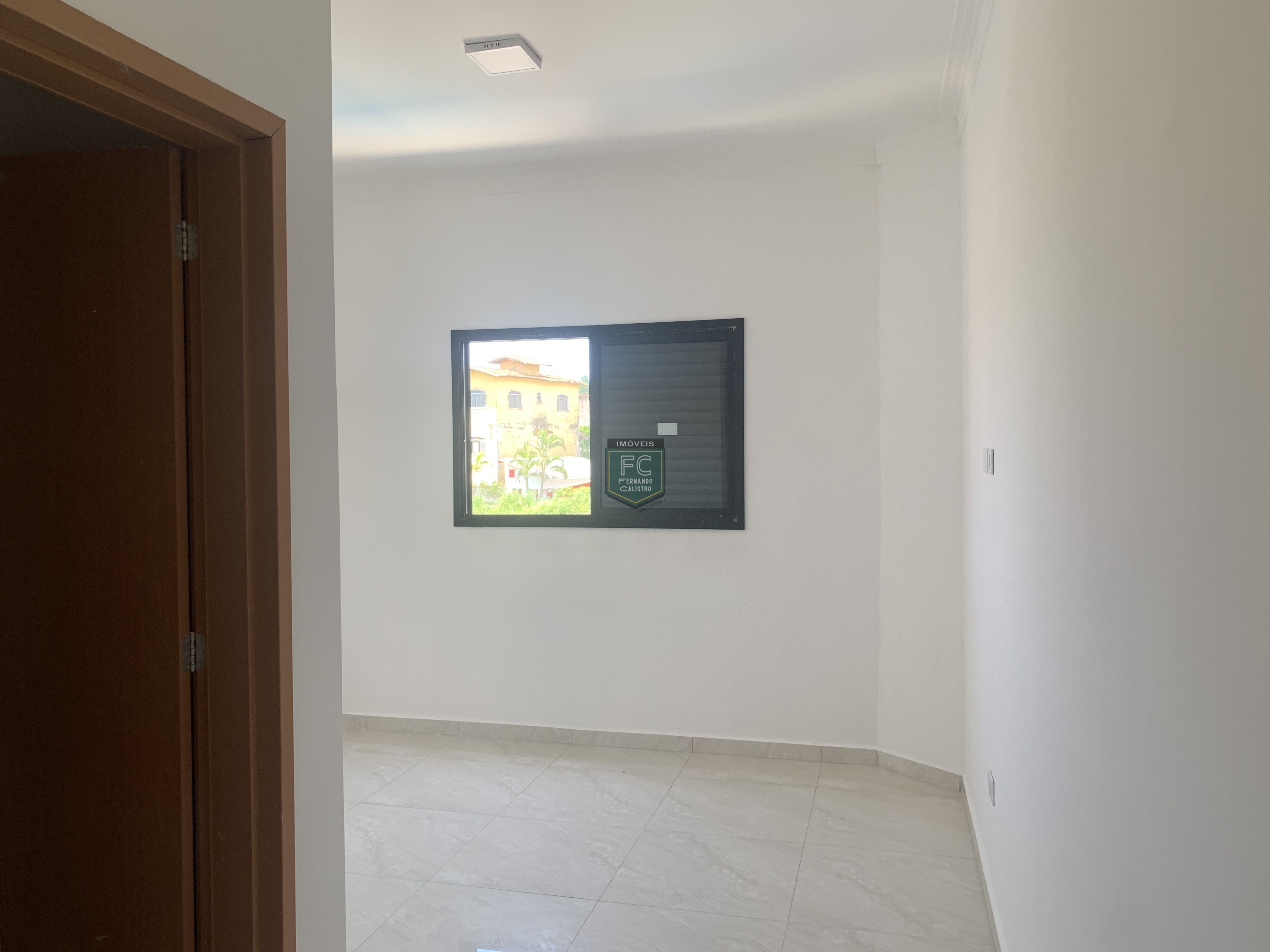 Sobrado moderno novo alto padrão 3 dormitórios (3 suítes), piscina, 2 vagas, 100 mts da praia, local nobre e central, jd. Aguapeú, mongaguá/sp