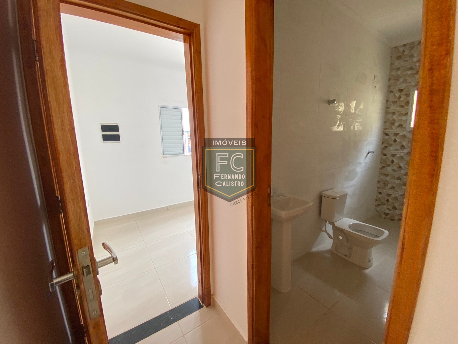 Casa nova geminada pronta 2 dormitórios (1 suíte), piscina c