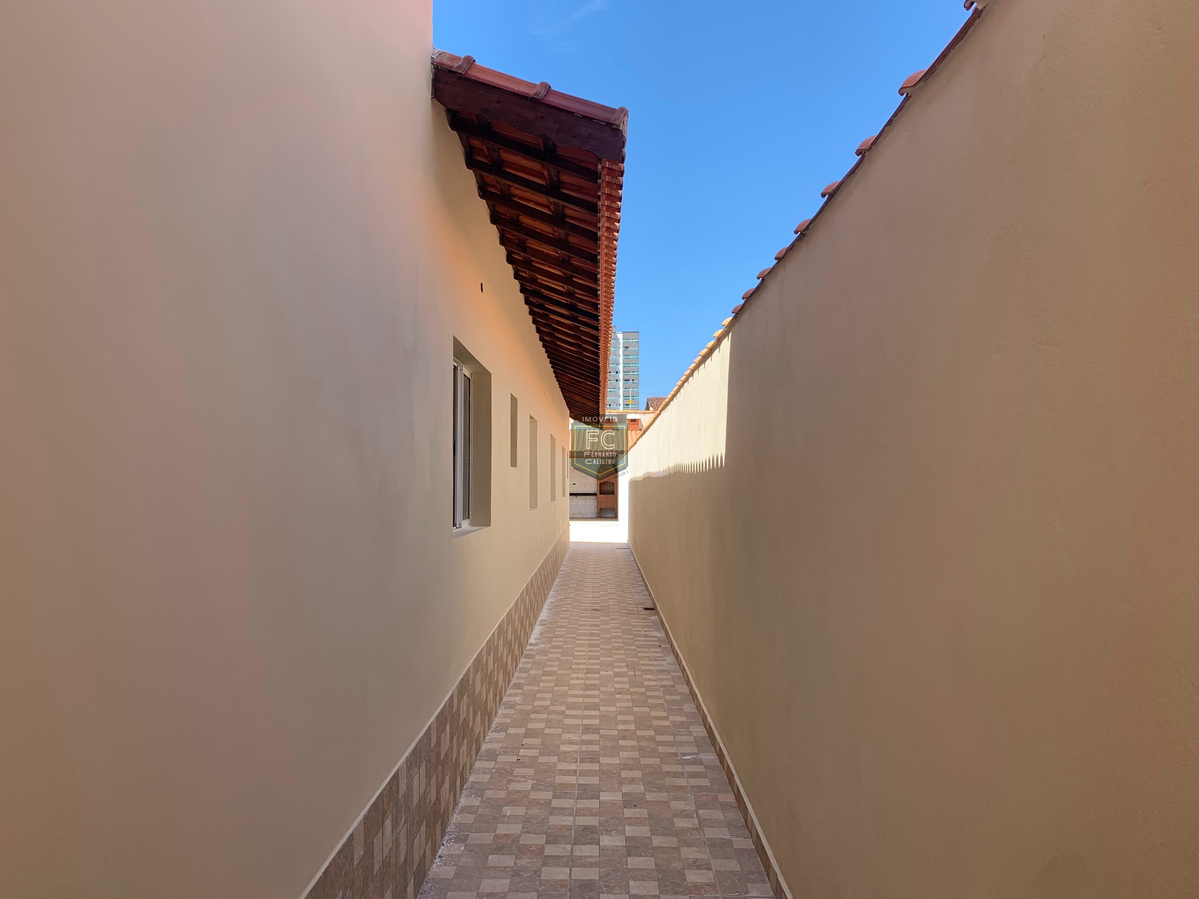 Casas geminadas térreas novas próx. A praia, 3 dormitórios (1 suite), piscina, espaço gourmet c/ churrasqueira, 2 vagas, v. Anhanguera, mongaguá - sp