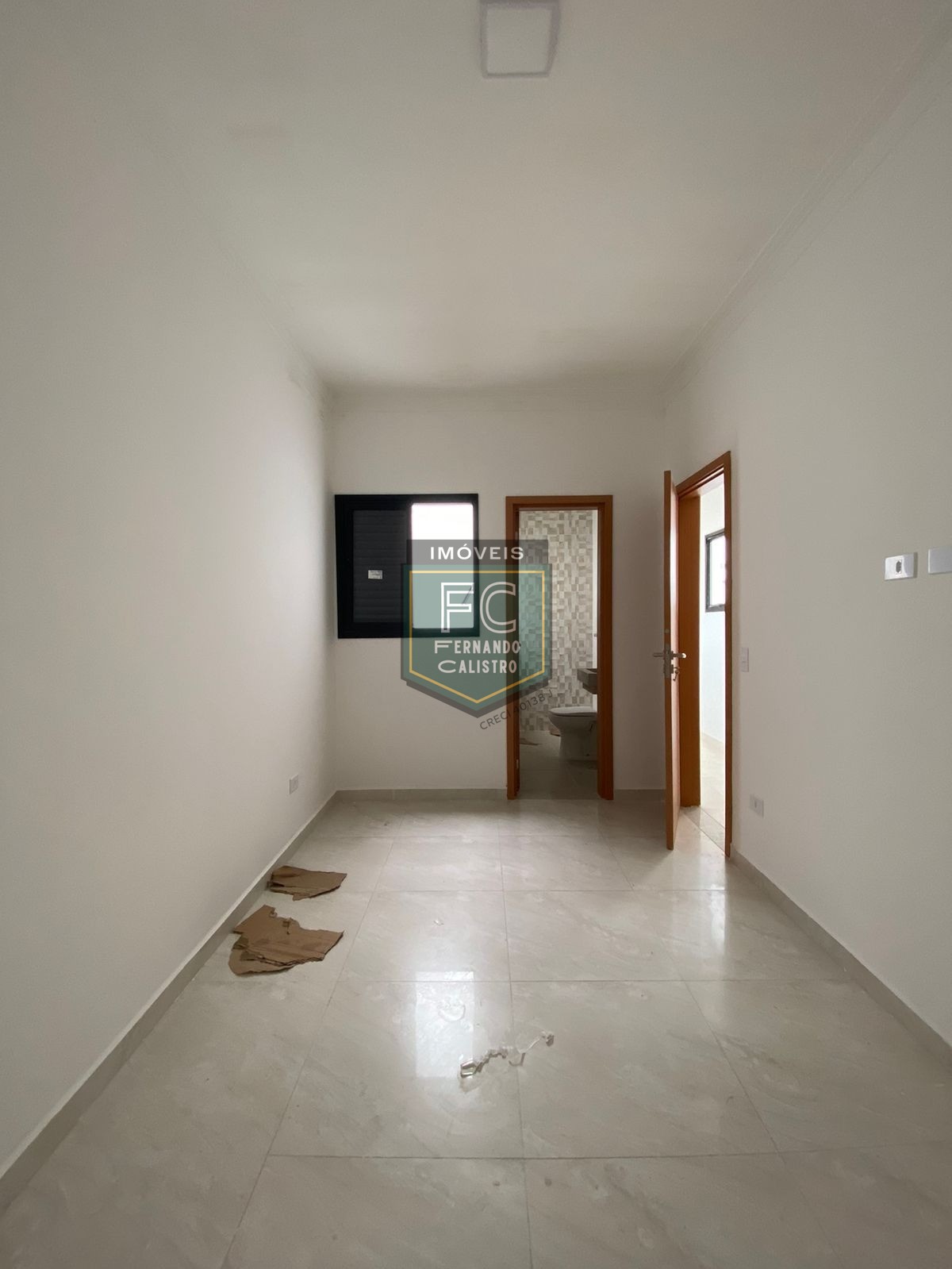 Sobrado moderno novo alto padrão 3 dormitórios (3 suítes), piscina, 2 vagas, 100 mts da praia, local nobre e central, jd. Aguapeú, mongaguá/sp