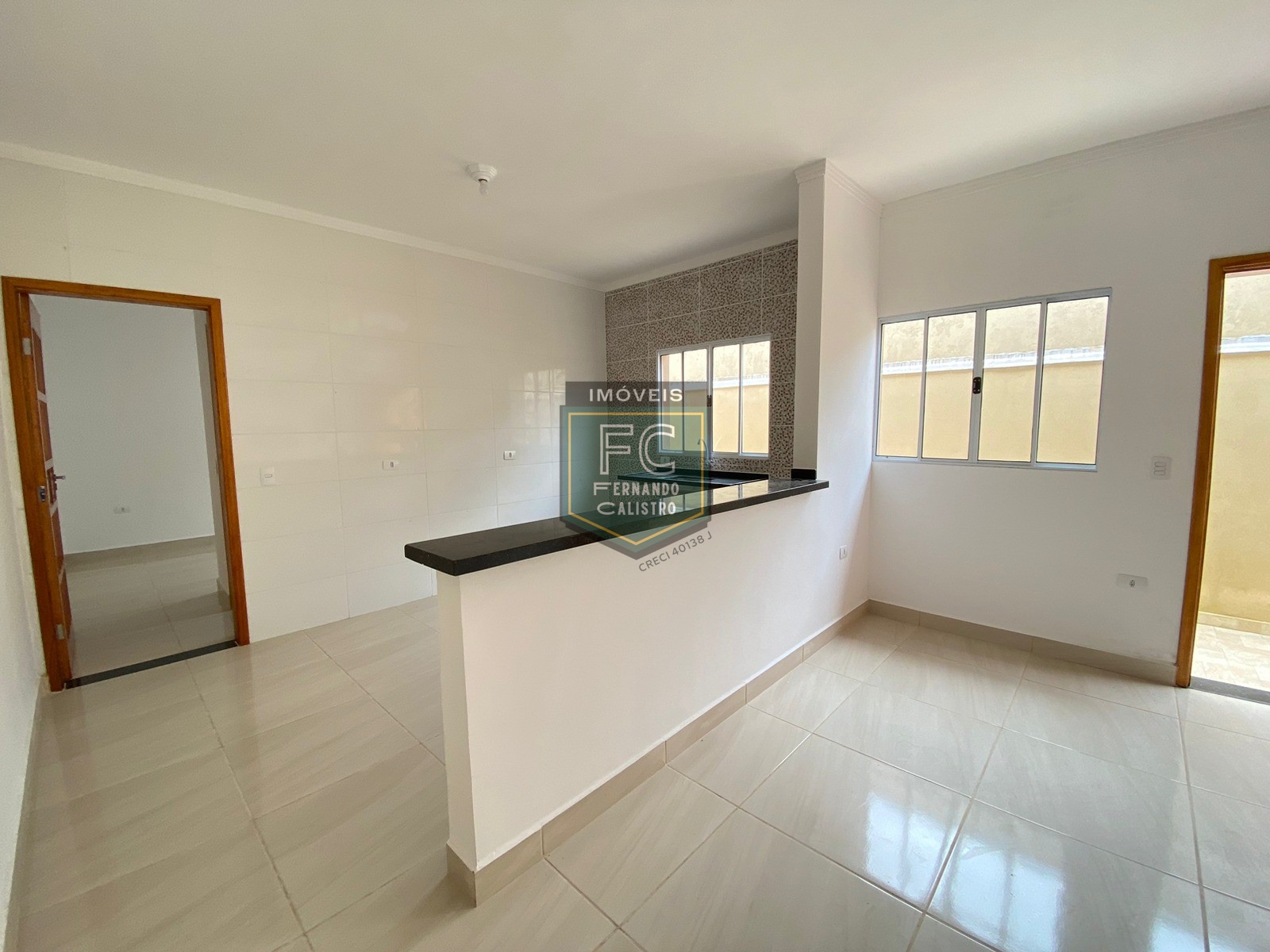 Casa nova isolada pronta 2 dormitórios (1 suíte), piscina c/