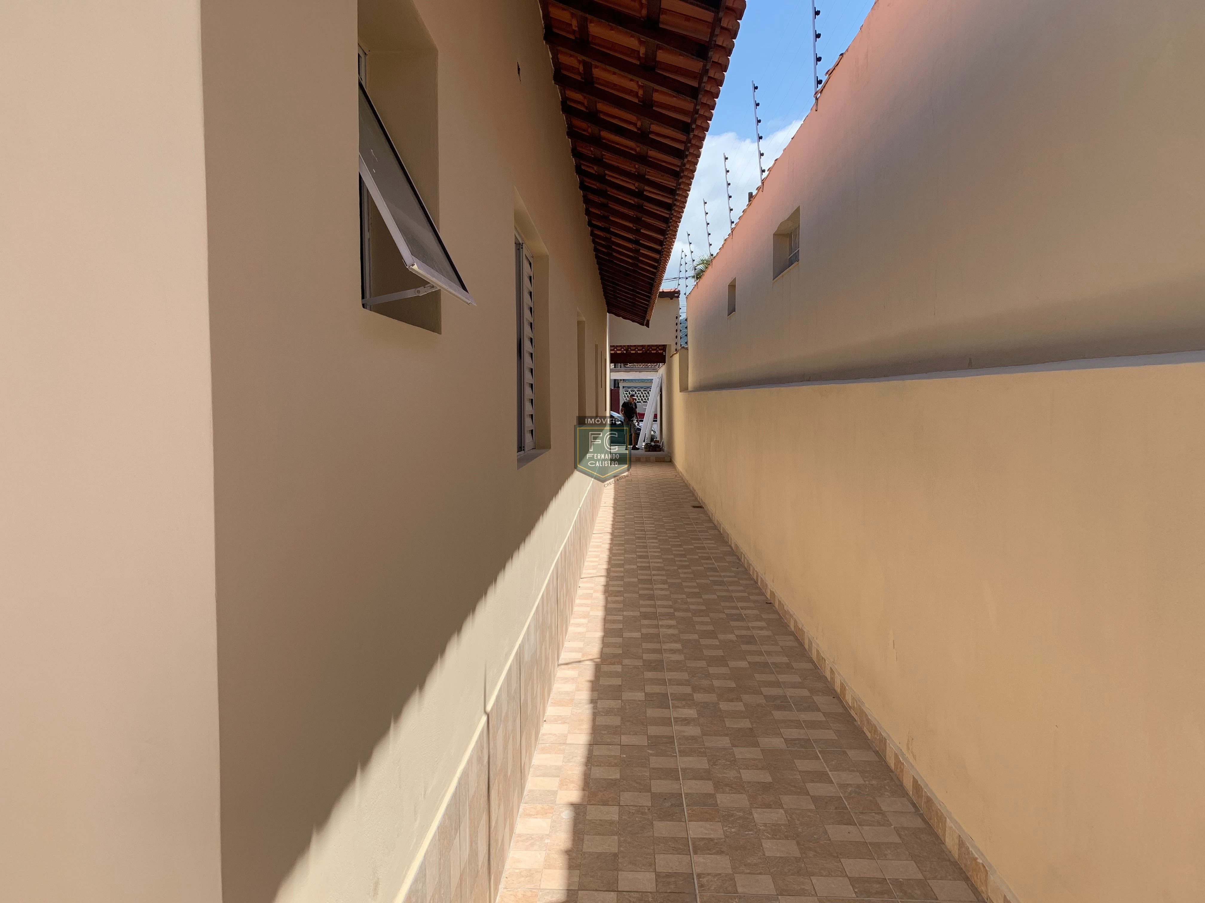 Casas geminadas térreas novas próx. A praia, 3 dormitórios (1 suite), piscina, espaço gourmet c/ churrasqueira, 2 vagas, v. Anhanguera, mongaguá - sp