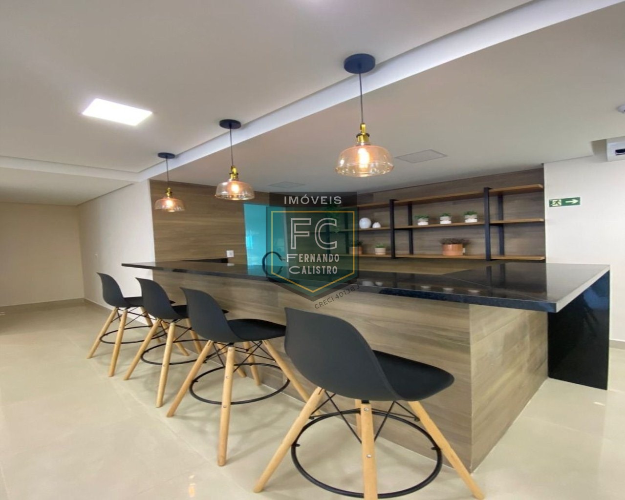 Apartamento novo andar alto, pronto, varanda gourmet c/ vista p/ o mar, 2 dormitórios (1 suíte), piso laminado, local nobre, jd. Luciana, mongaguá-sp