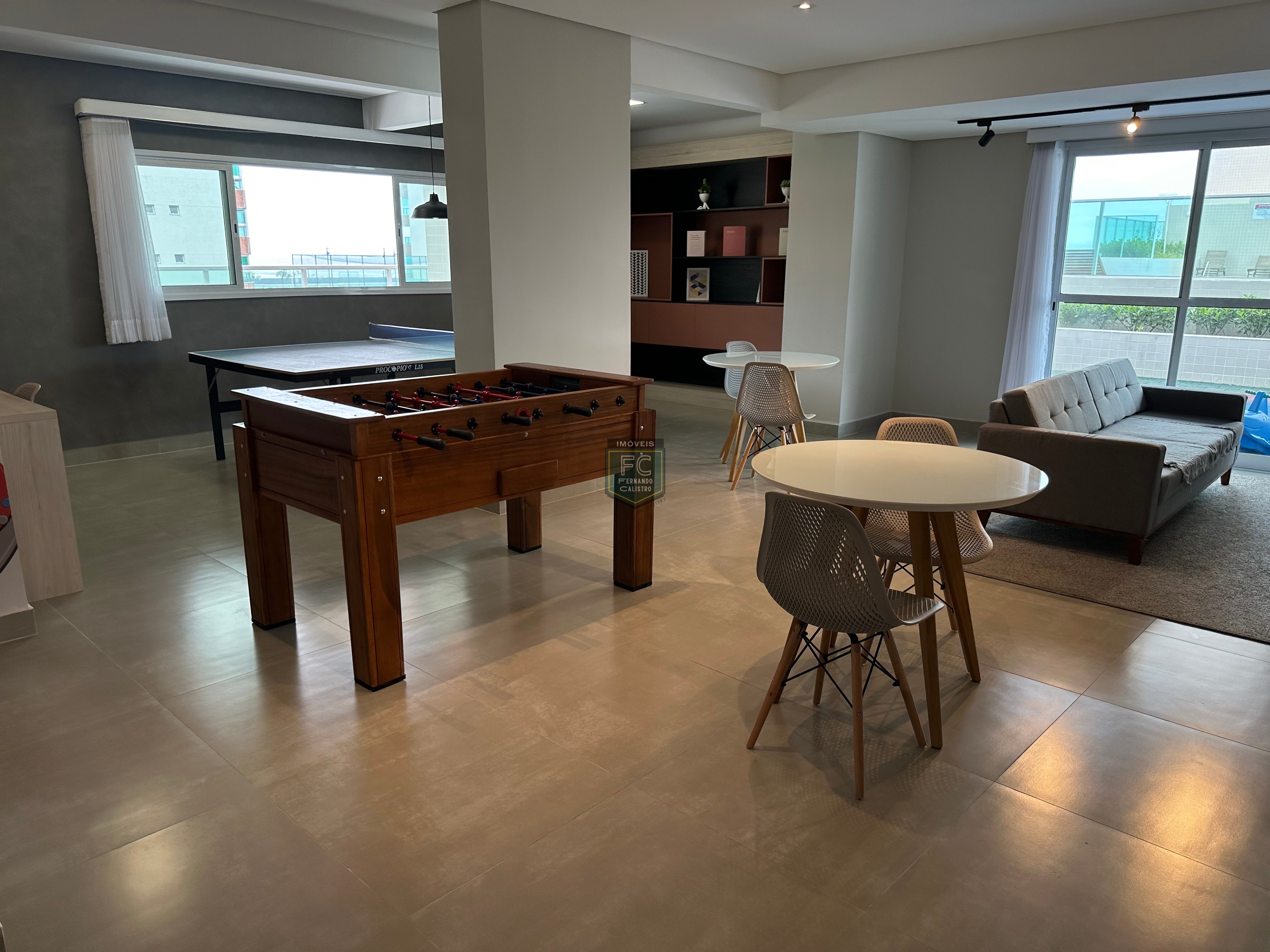 Apartamento novo andar alto, pronto, varanda gourmet c/ vista p/ o mar, 2 dormitórios (1 suíte), piso laminado, local nobre, jd. Luciana, mongaguá-sp