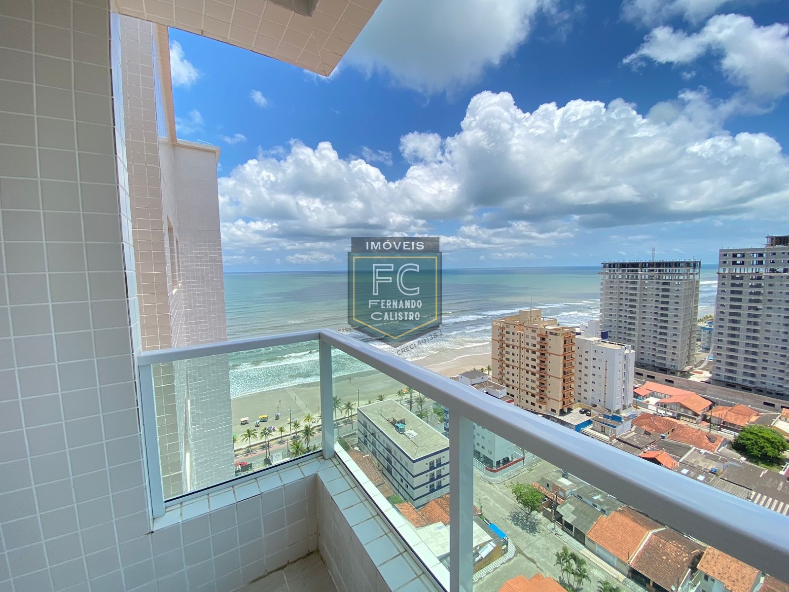 Apartamento novo andar alto, pronto, varanda gourmet c/ vista p/ o mar, 2 dormitórios (1 suíte), piso laminado, local nobre, jd. Luciana, mongaguá-sp