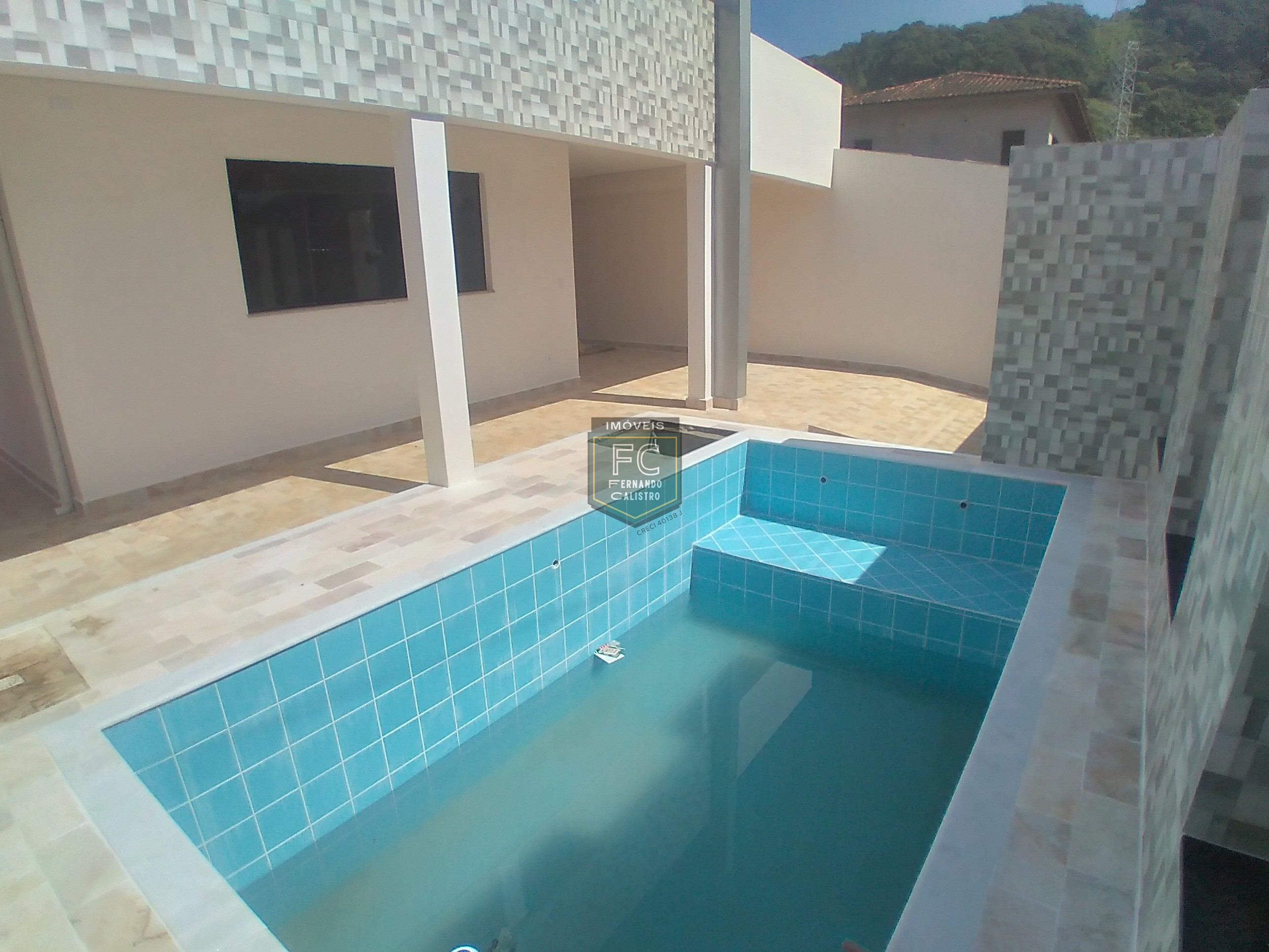 Casa isolada 3 dormitórios (1 suíte) modernizada, piscina, c