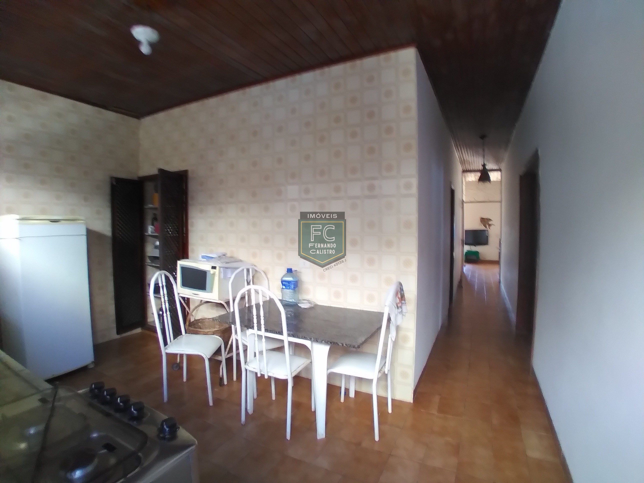 Casa lote inteiro 3 dormitórios (1 suíte), piscina, área gourmet, 6 vagas, edícula, a passos da praia, aceita financiamento, jd. Marina, mongaguá/sp