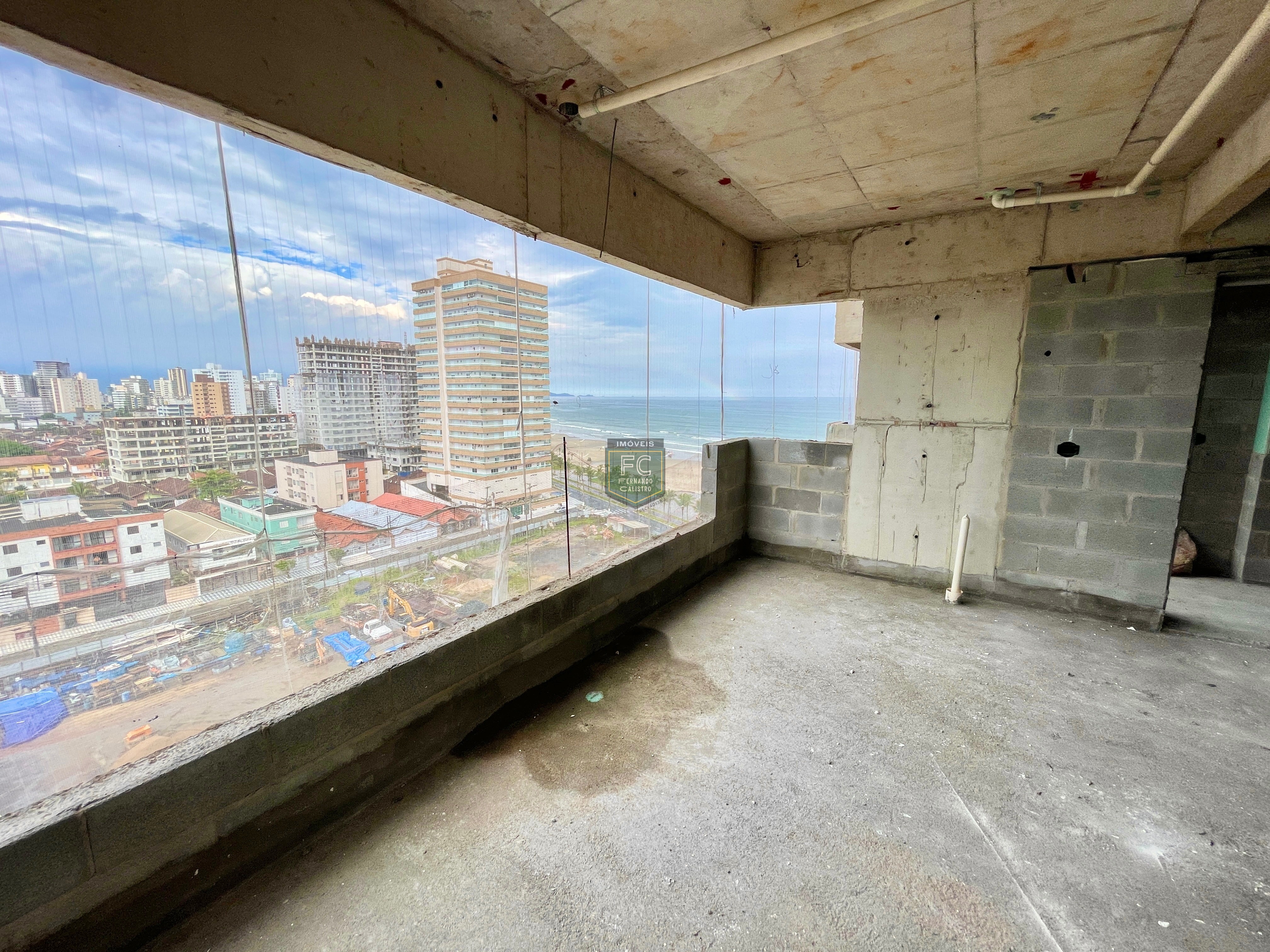 Apartamento alto padrão 2 dormitórios (1 suíte), varanda gourmet c/ vista p/ o mar, 1 vaga, lazer clube, em obras: out 23, v. Caiçara, praia grande/sp