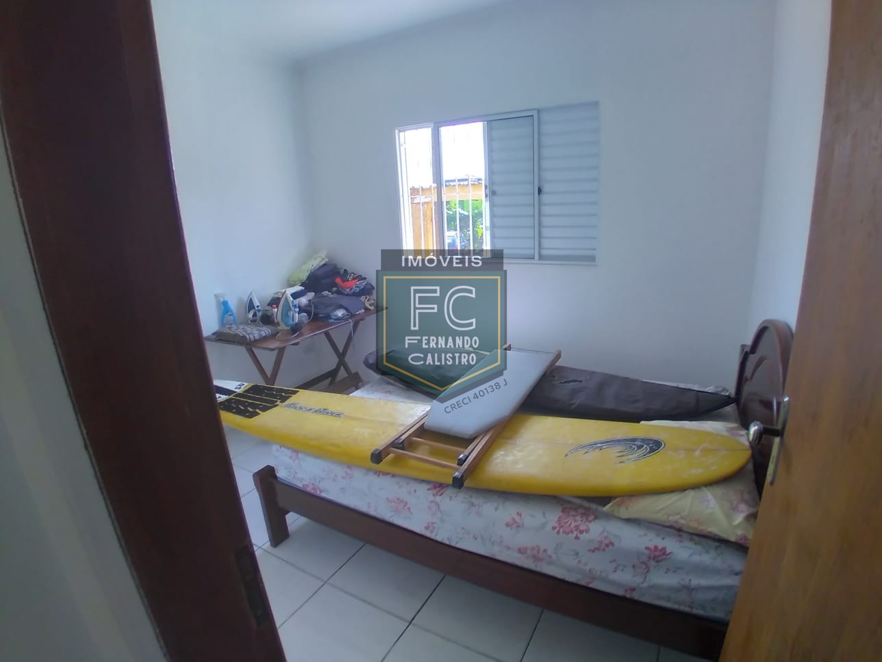 Só R$ 260 mil! casa térrea isolada lote inteiro 3 dormitórios (1 suíte), quadra da pista, quintal c/ espaço p/ piscina! 5 vagas, suarão, itanhaém, sp