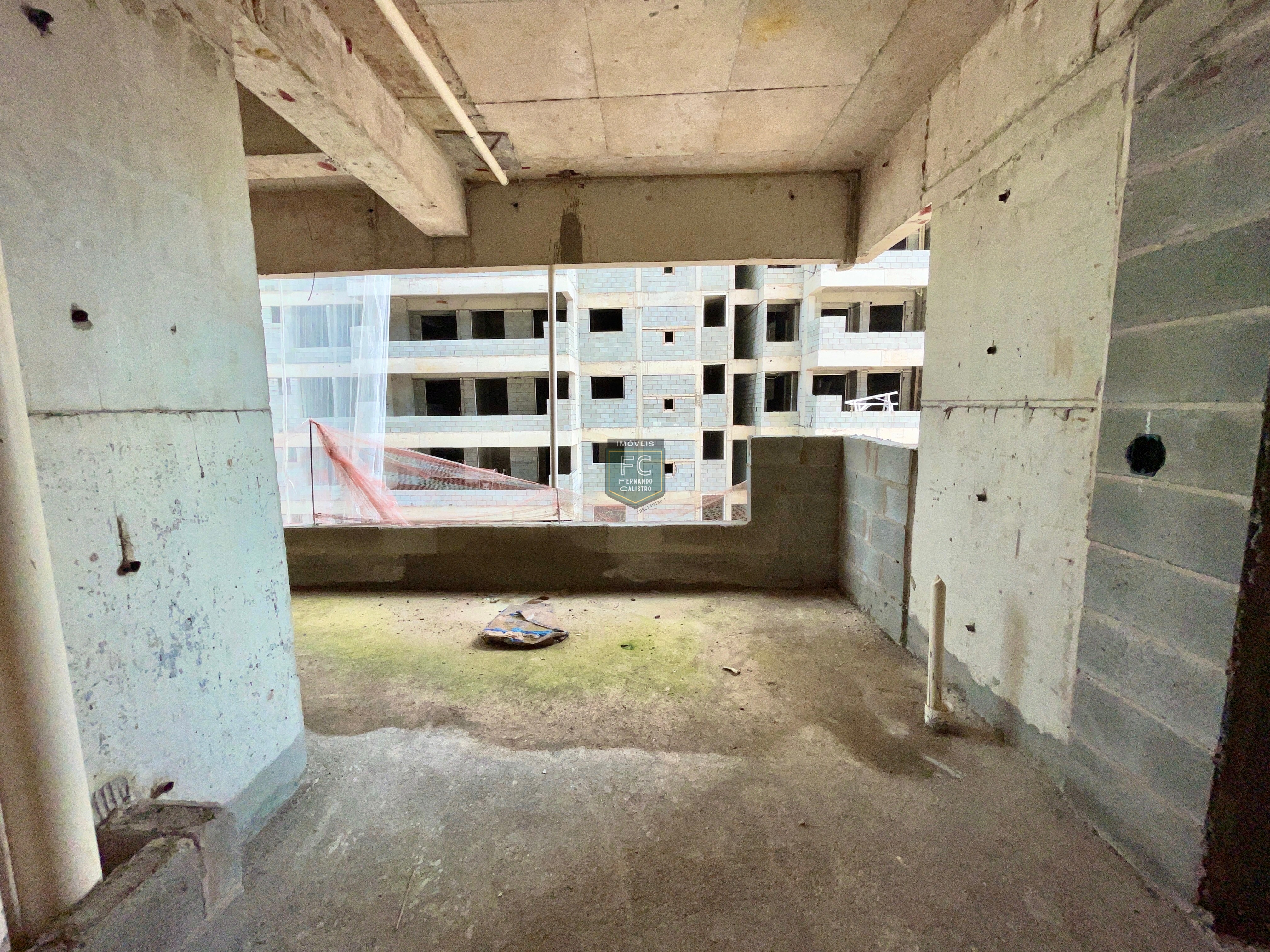 Apartamento alto padrão 2 dormitórios (1 suíte), varanda gourmet c/ vista p/ o mar, 1 vaga, lazer clube, em obras: out 23, v. Caiçara, praia grande/sp