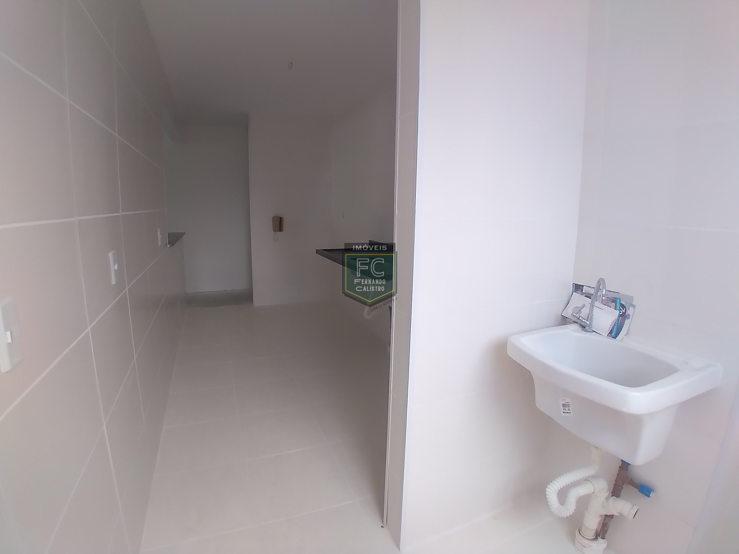 Apartamento novo alto padrão frente 2 dormitórios (1 suíte), entregue c/ revestimentos e vidros, lazer clube, varanda gourmet c/vista mar, mongaguá/sp