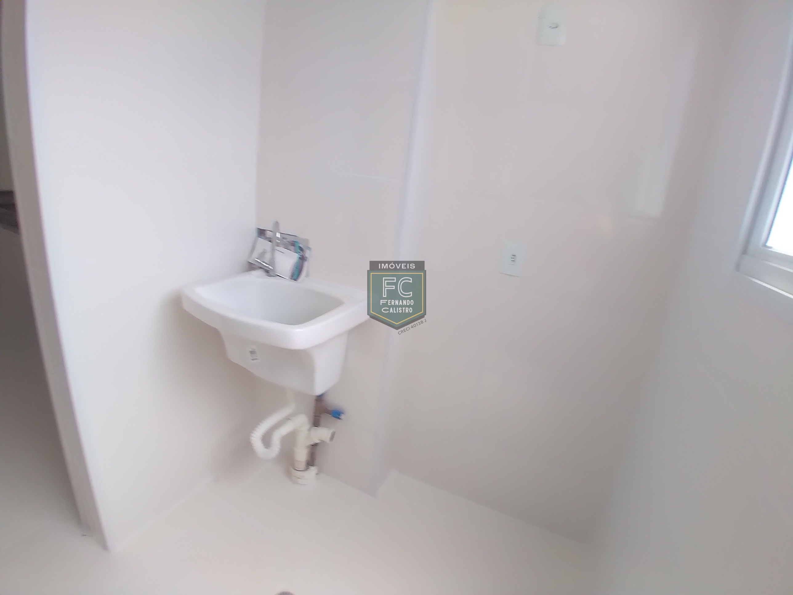 Apartamento novo alto padrão frente 2 dormitórios (1 suíte), entregue c/ revestimentos e vidros, lazer clube, varanda gourmet c/vista mar, mongaguá/sp