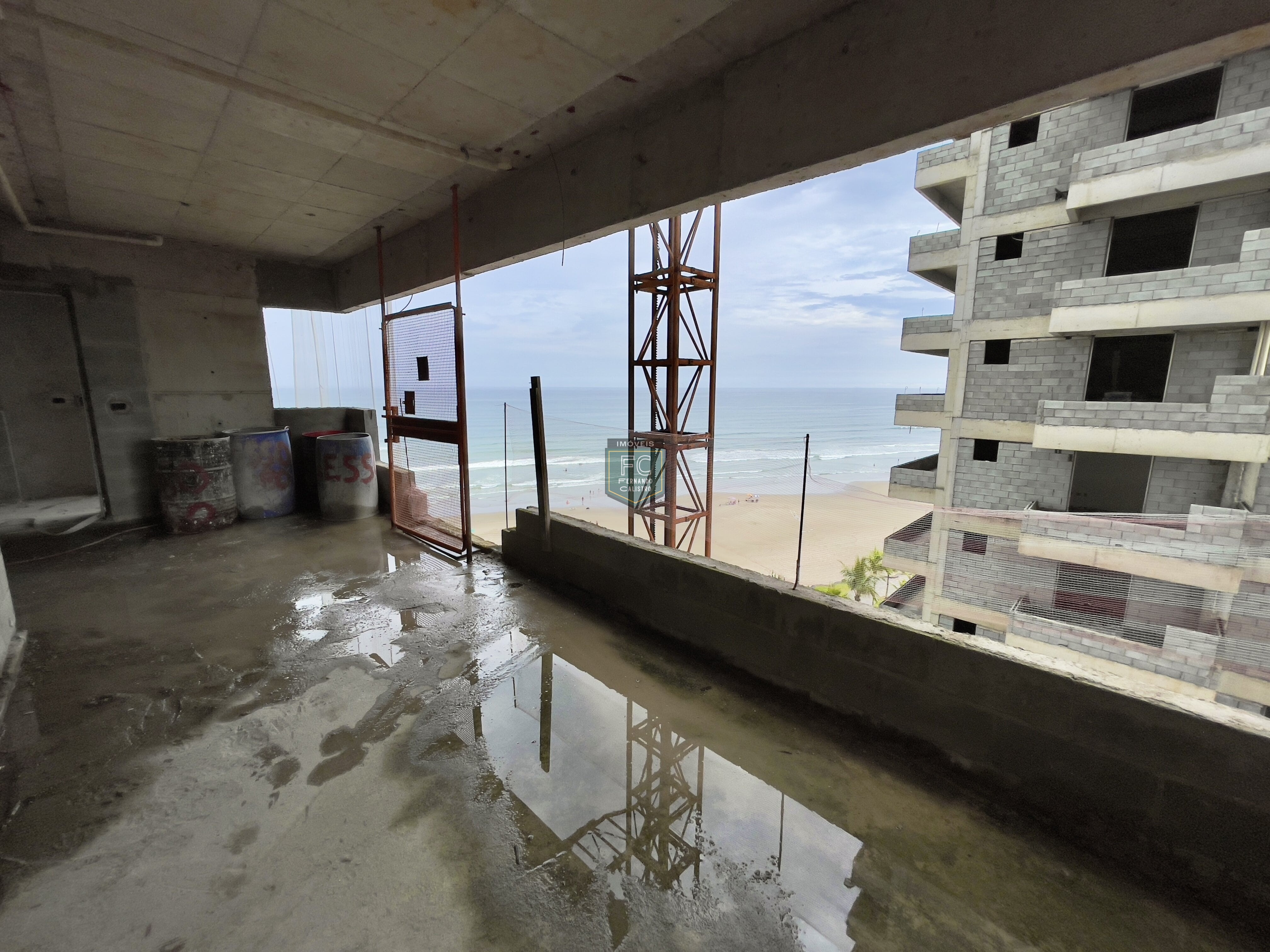 Apartamento alto padrão 3 dormitórios (1 suíte), varanda gourmet c/ vista p/ o mar, 2 vagas, em obras: out 23, v. Caiçara, praia grande/sp