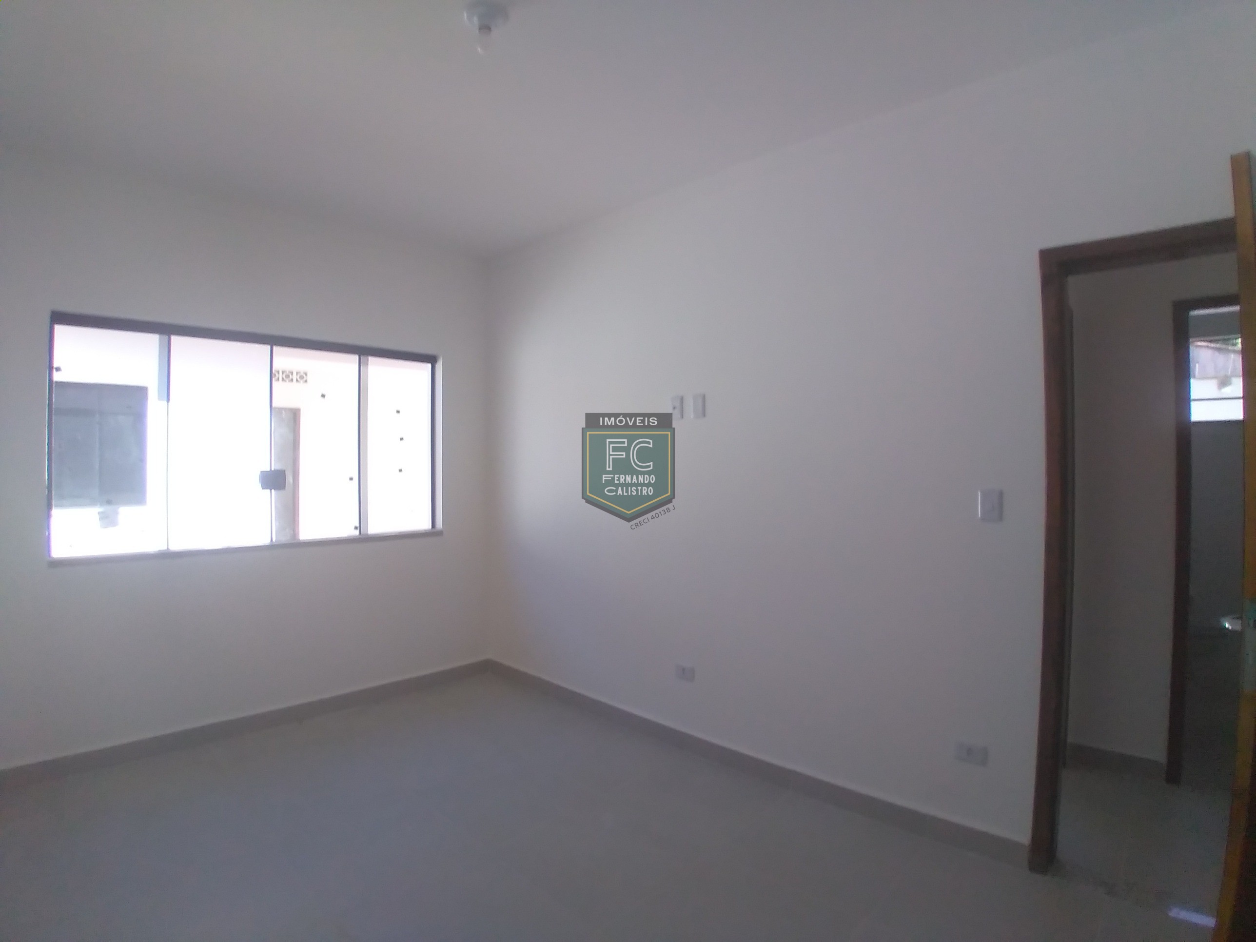 Casa isolada 3 dormitórios (1 suíte) modernizada, piscina, churrasqueira, edícula, a passos da praia, financ. Direto, permuta, jd. Marina, mongaguá/sp