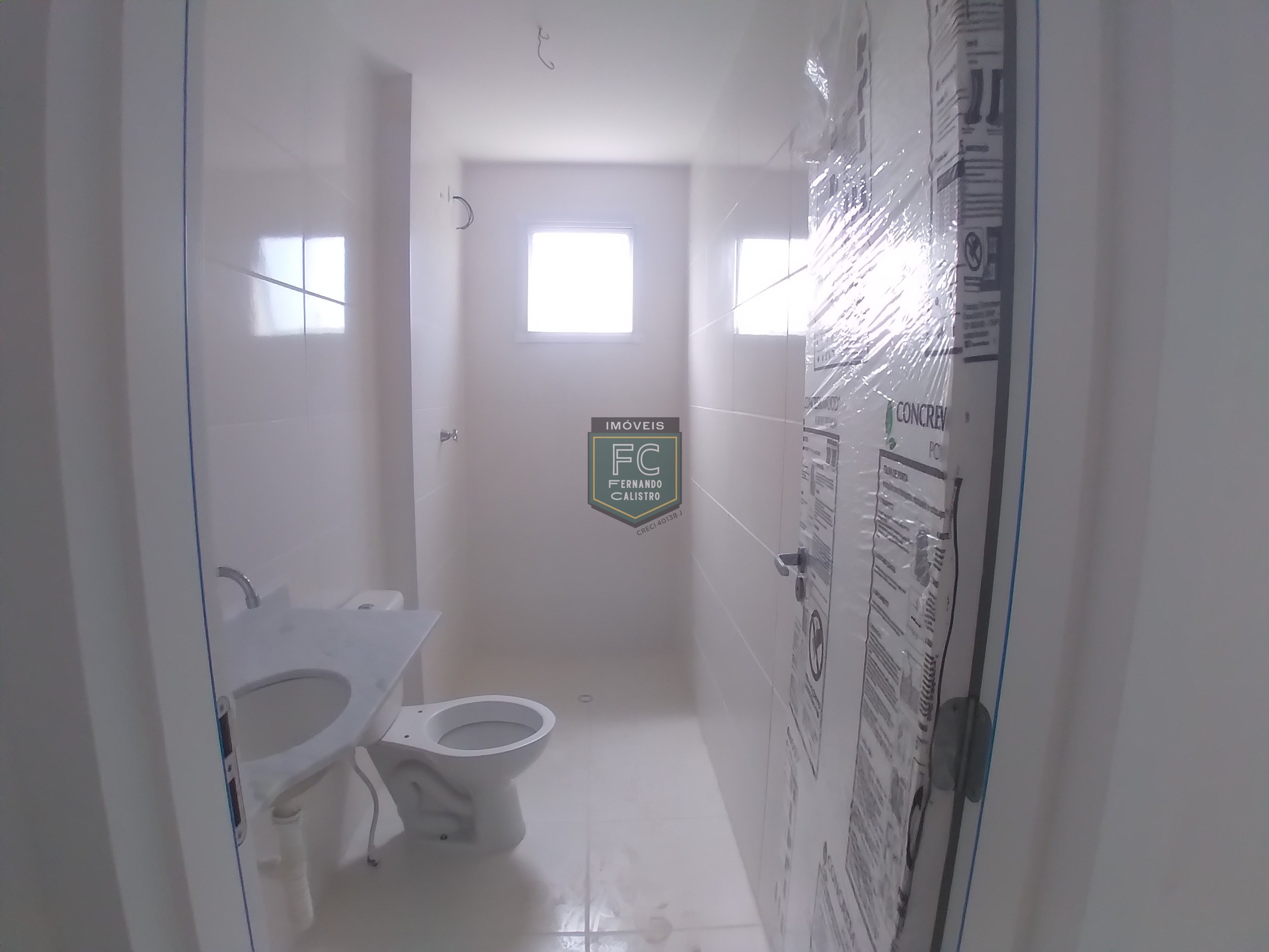 Apartamento novo alto padrão frente 2 dormitórios (1 suíte), entregue c/ revestimentos e vidros, lazer clube, varanda gourmet c/vista mar, mongaguá/sp