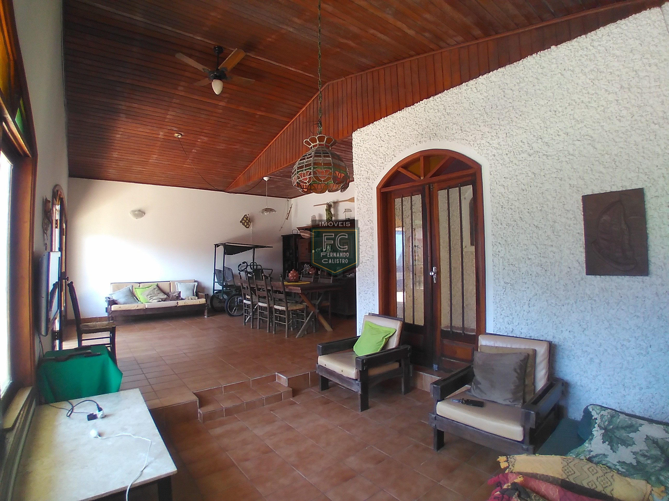 Casa lote inteiro 3 dormitórios (1 suíte), piscina, área gourmet, 6 vagas, edícula, a passos da praia, aceita financiamento, jd. Marina, mongaguá/sp