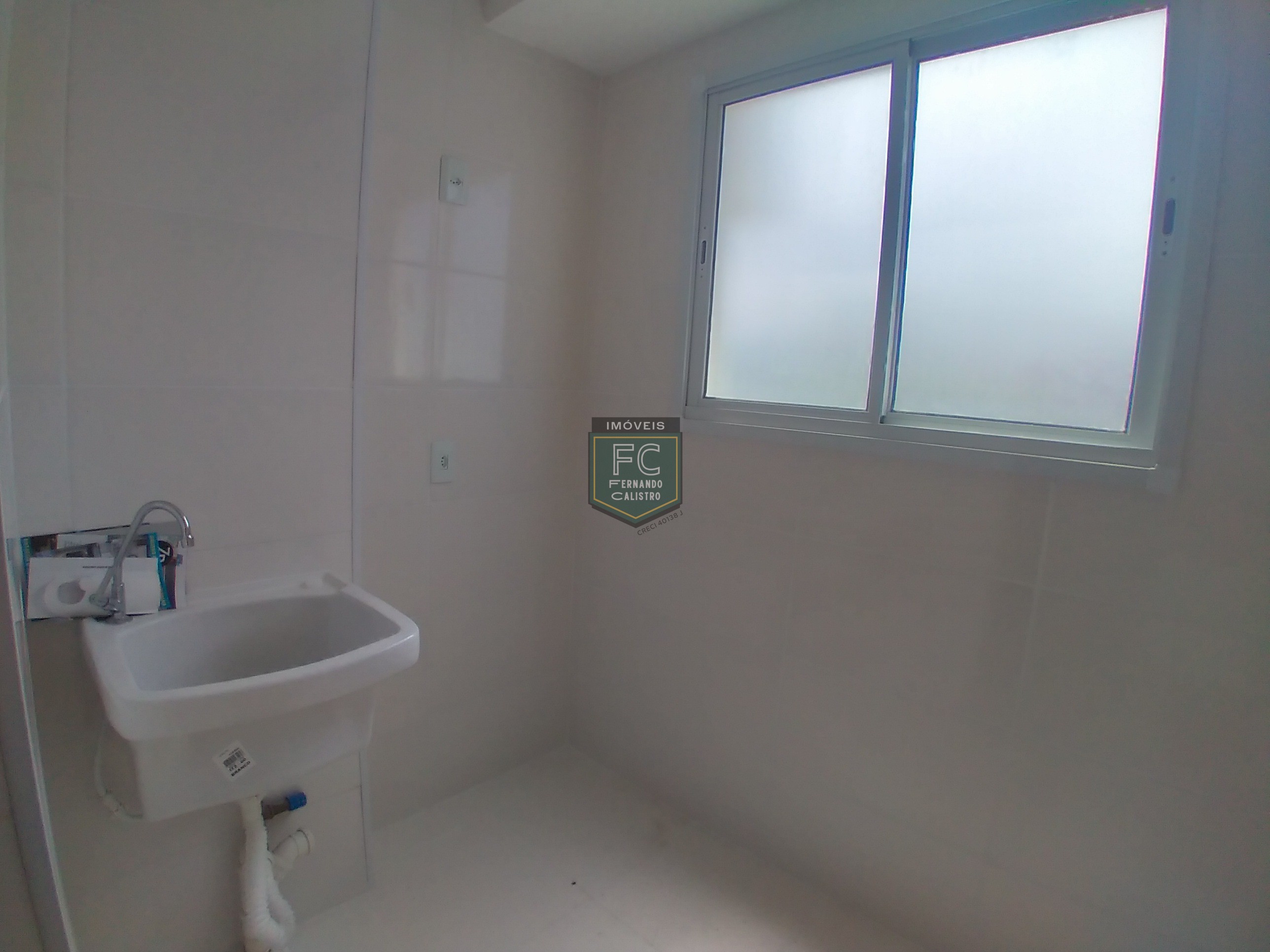 Apartamento novo alto padrão frente 2 dormitórios (1 suíte), entregue c/ revestimentos e vidros, lazer clube, varanda gourmet c/vista mar, mongaguá/sp