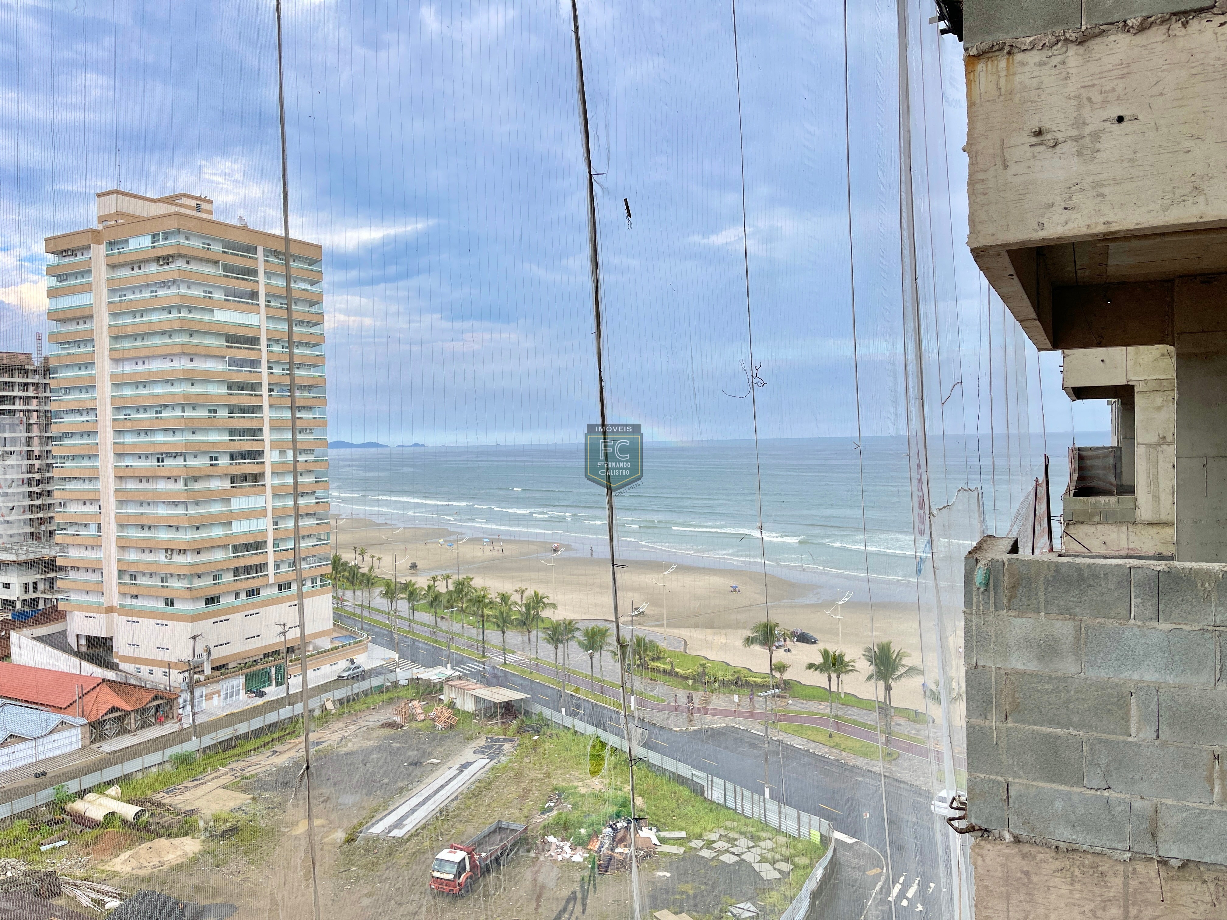 Apartamento alto padrão 2 dormitórios (1 suíte), varanda gourmet c/ vista p/ o mar, 1 vaga, lazer clube, em obras: out 23, v. Caiçara, praia grande/sp
