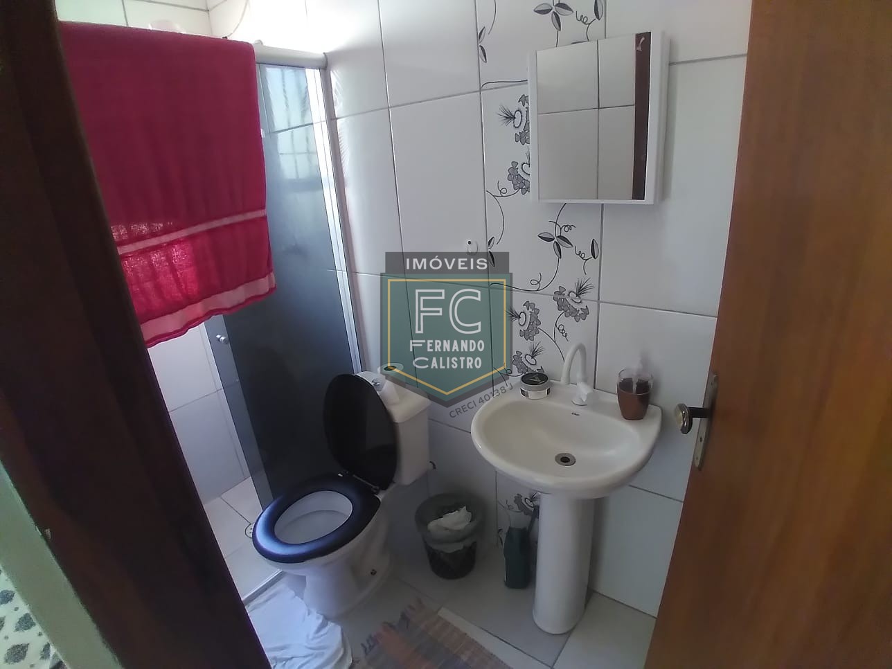 Só R$ 260 mil! casa térrea isolada lote inteiro 3 dormitórios (1 suíte), quadra da pista, quintal c/ espaço p/ piscina! 5 vagas, suarão, itanhaém, sp