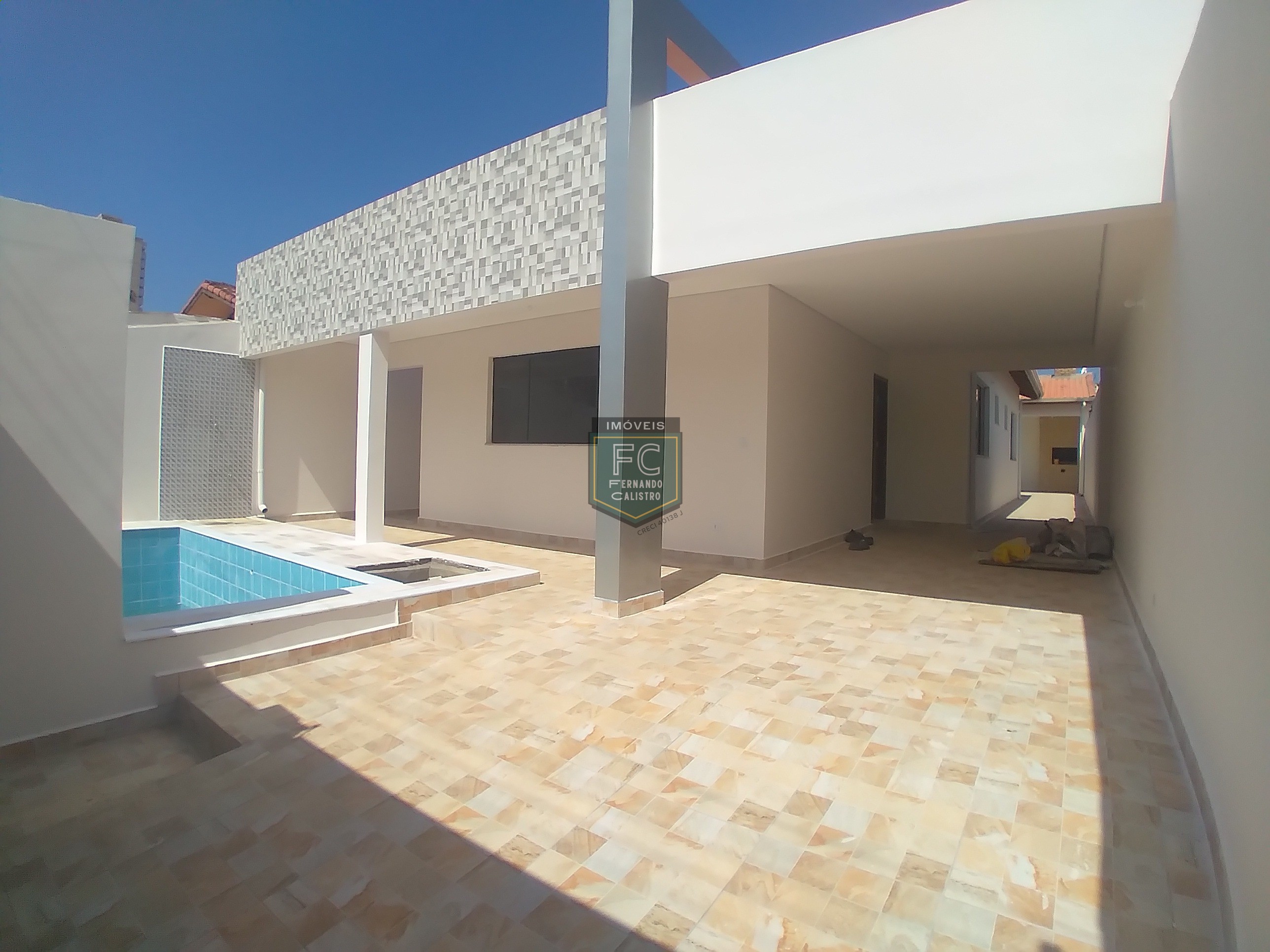 Casa isolada 3 dormitórios (1 suíte) modernizada, piscina, c