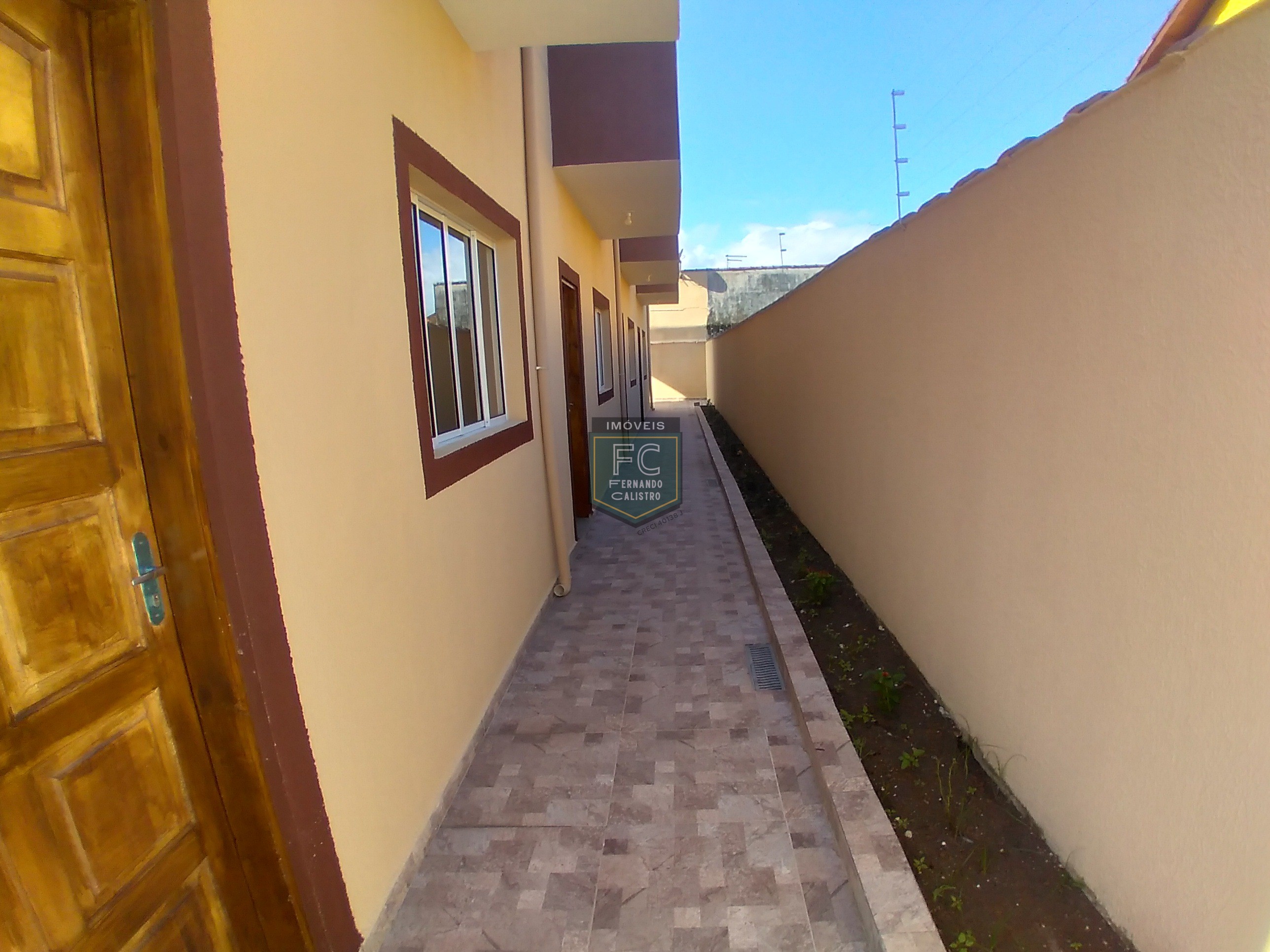 Sobrados novos 2 dormitórios (2 suítes) em condomínio, local
