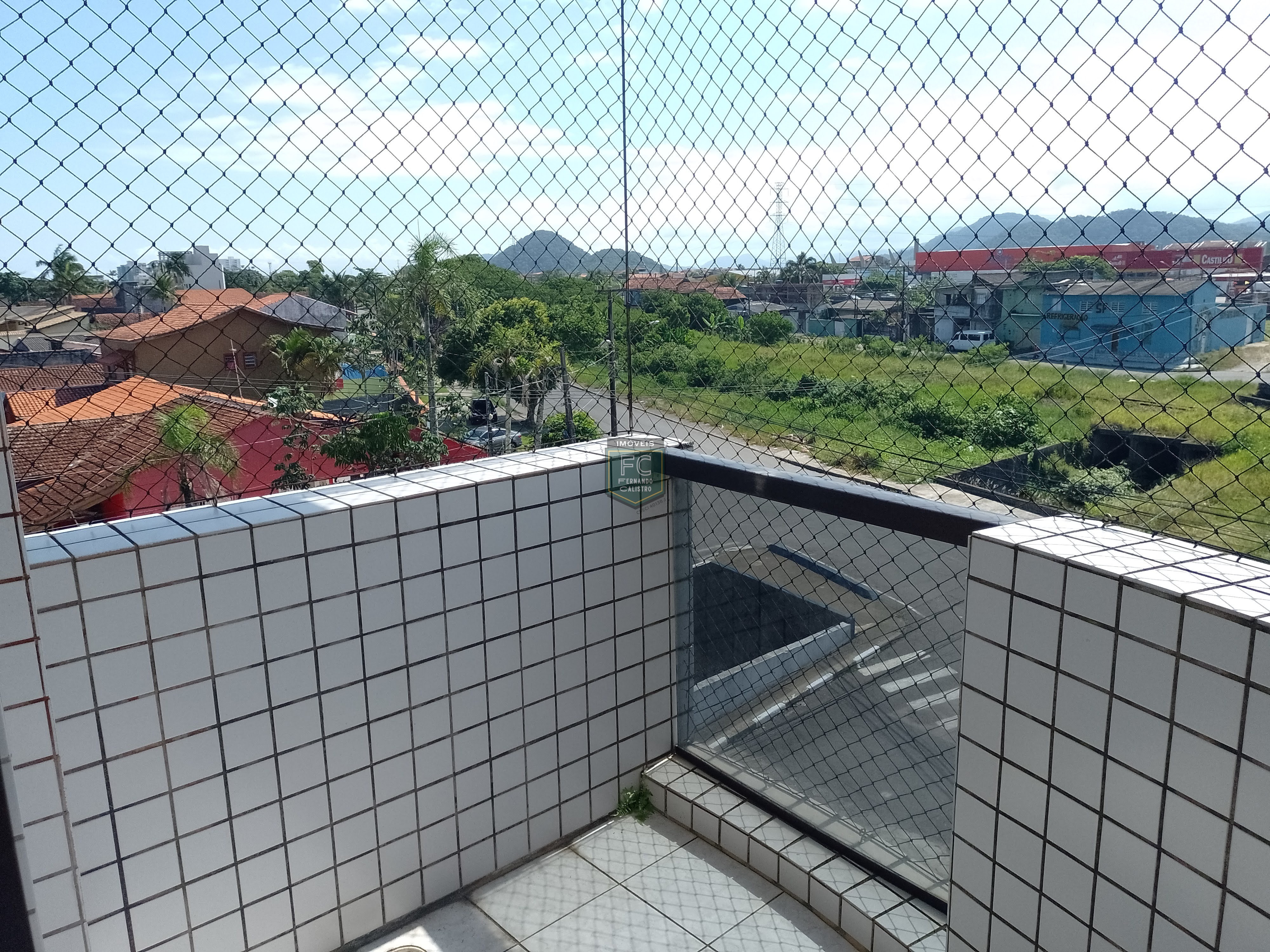 Apartamento 2 dormitórios (1 suíte) 73m², frente, 2 varandas, vista p/ o mar, elevador, 1 vaga, 100 mts da praia, pagamento facilitado, mongaguá sp