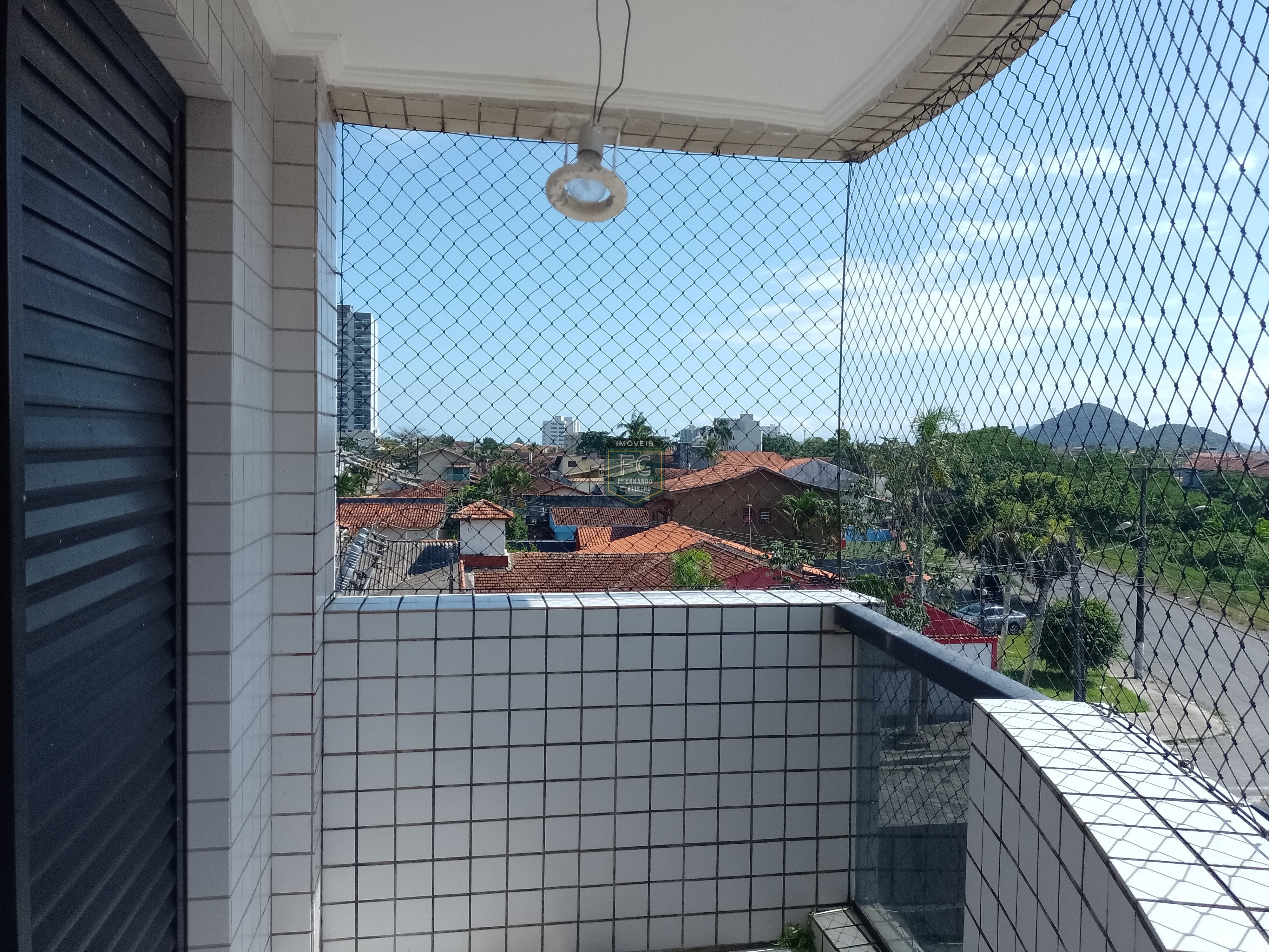 Apartamento 2 dormitórios (1 suíte) 73m², frente, 2 varandas, vista p/ o mar, elevador, 1 vaga, 100 mts da praia, pagamento facilitado, mongaguá sp