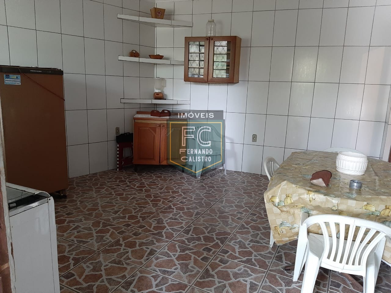 Casa térrea isolada 500m² á. Total, 3 dormitórios (2 suítes), edicula (1 suíte), área churrasqueira coberta, 4 vagas, v. Atlântica, mongaguá, sp