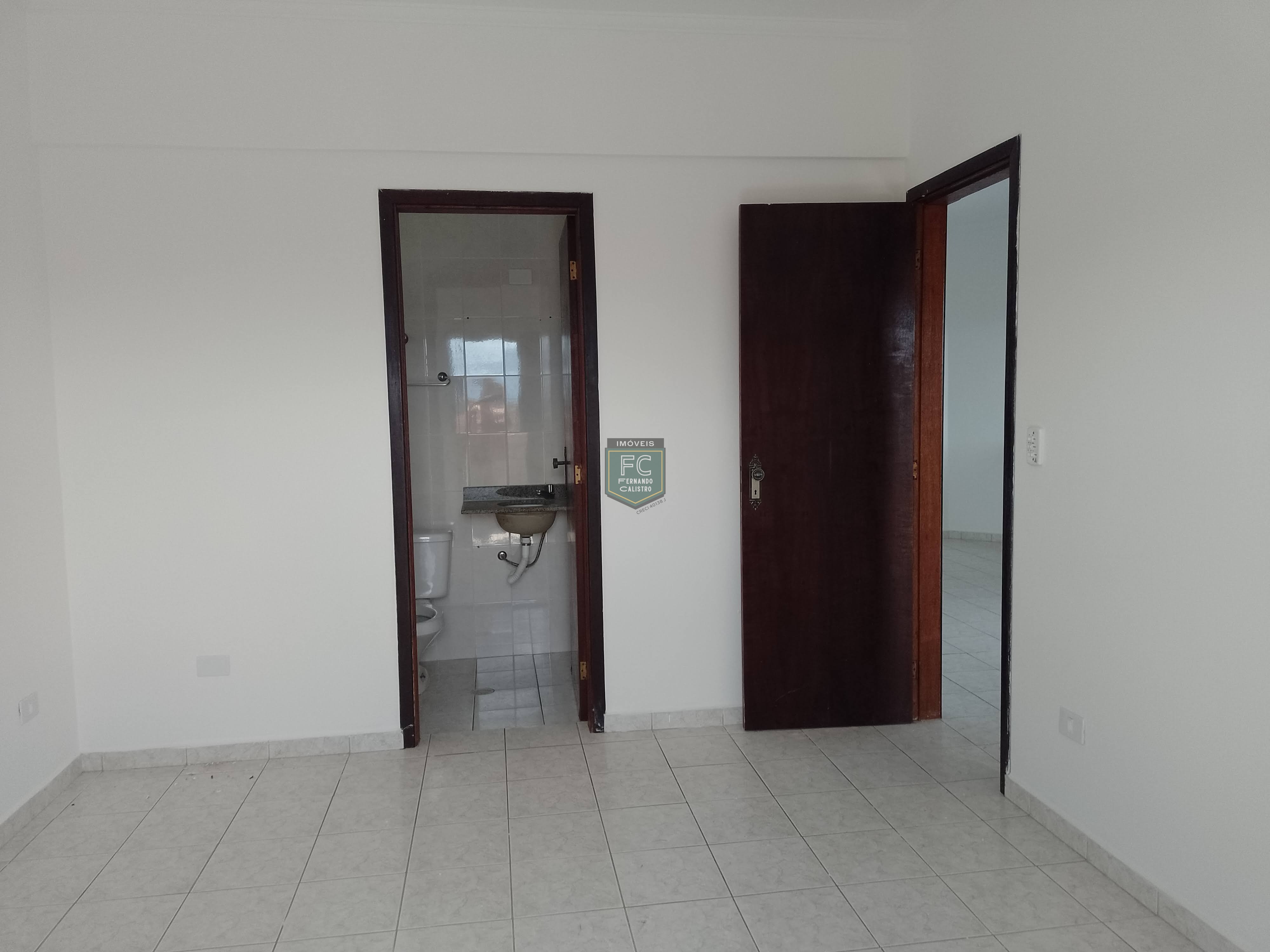 Apartamento 2 dormitórios (1 suíte) 73m², frente, 2 varandas, vista p/ o mar, elevador, 1 vaga, 100 mts da praia, pagamento facilitado, mongaguá sp