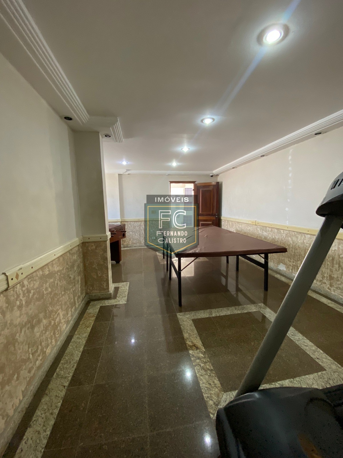 Apartamento alto padrão 1 dormitório, 57 m², varanda envidraçada c/ vista p/ o mar, 100 mts da praia, financiamento, permuta, vera cruz, mongaguá - sp