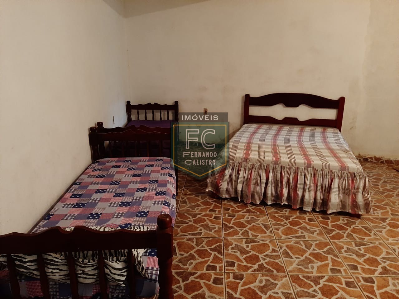 Casa térrea isolada 500m² á. Total, 3 dormitórios (2 suítes), edicula (1 suíte), área churrasqueira coberta, 4 vagas, v. Atlântica, mongaguá, sp