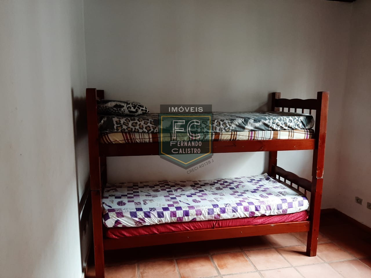 Casa térrea isolada 500m² á. Total, 3 dormitórios (2 suítes), edicula (1 suíte), área churrasqueira coberta, 4 vagas, v. Atlântica, mongaguá, sp