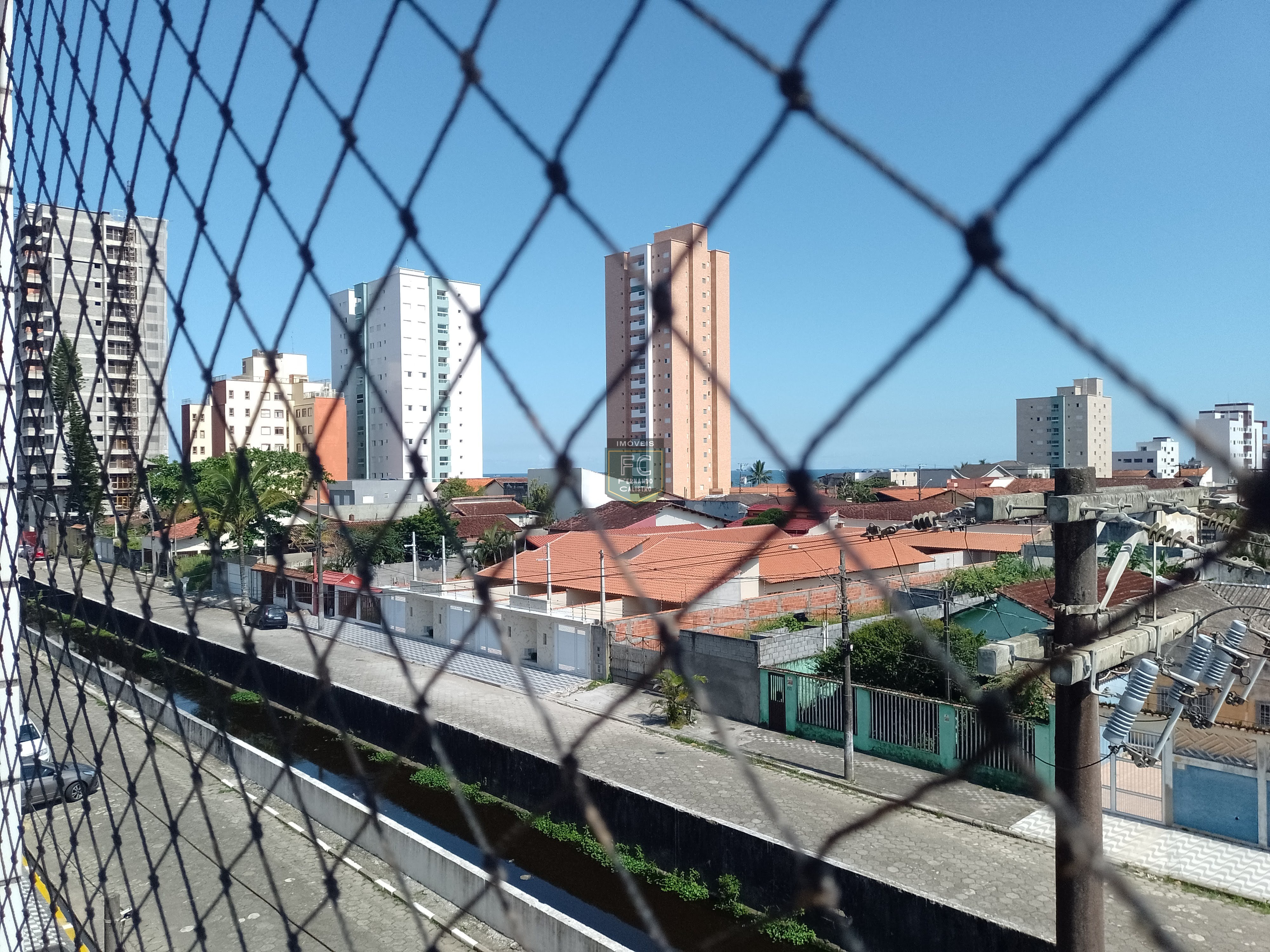 Apartamento 2 dormitórios (1 suíte) 73m², frente, 2 varandas, vista p/ o mar, elevador, 1 vaga, 100 mts da praia, pagamento facilitado, mongaguá sp