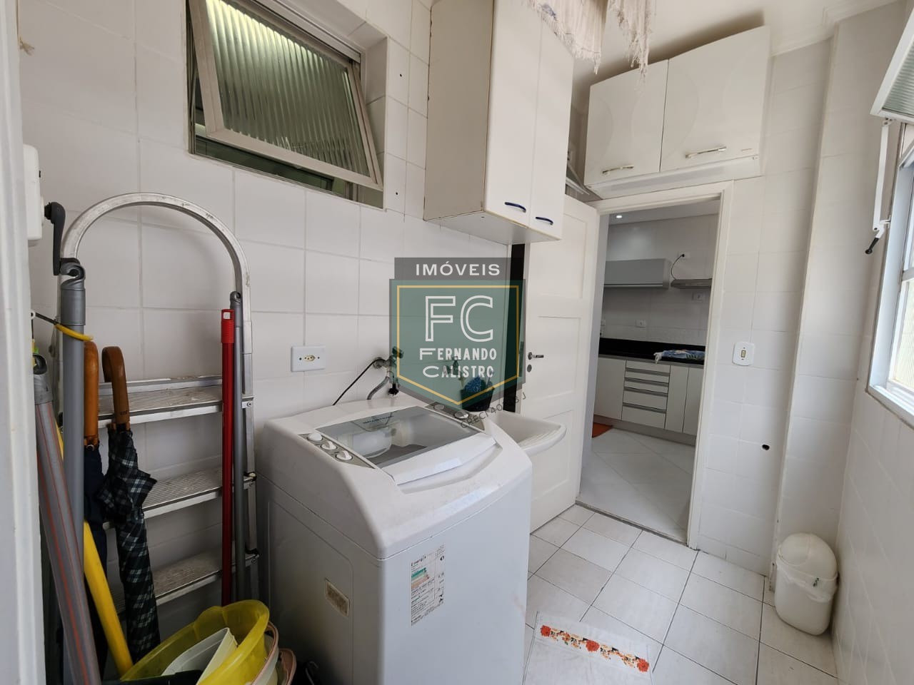 Apartamento alto padrão 3 dormitórios (1 suíte), 100m², mobiliado, varanda com linda vista p/ o mar, financiamento bancário, asturias, guarujá, sp