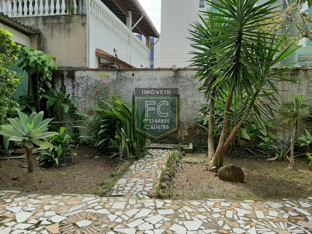 Casa térrea isolada 500m² á. Total, 3 dormitórios (2 suítes), edicula (1 suíte), área churrasqueira coberta, 4 vagas, v. Atlântica, mongaguá, sp