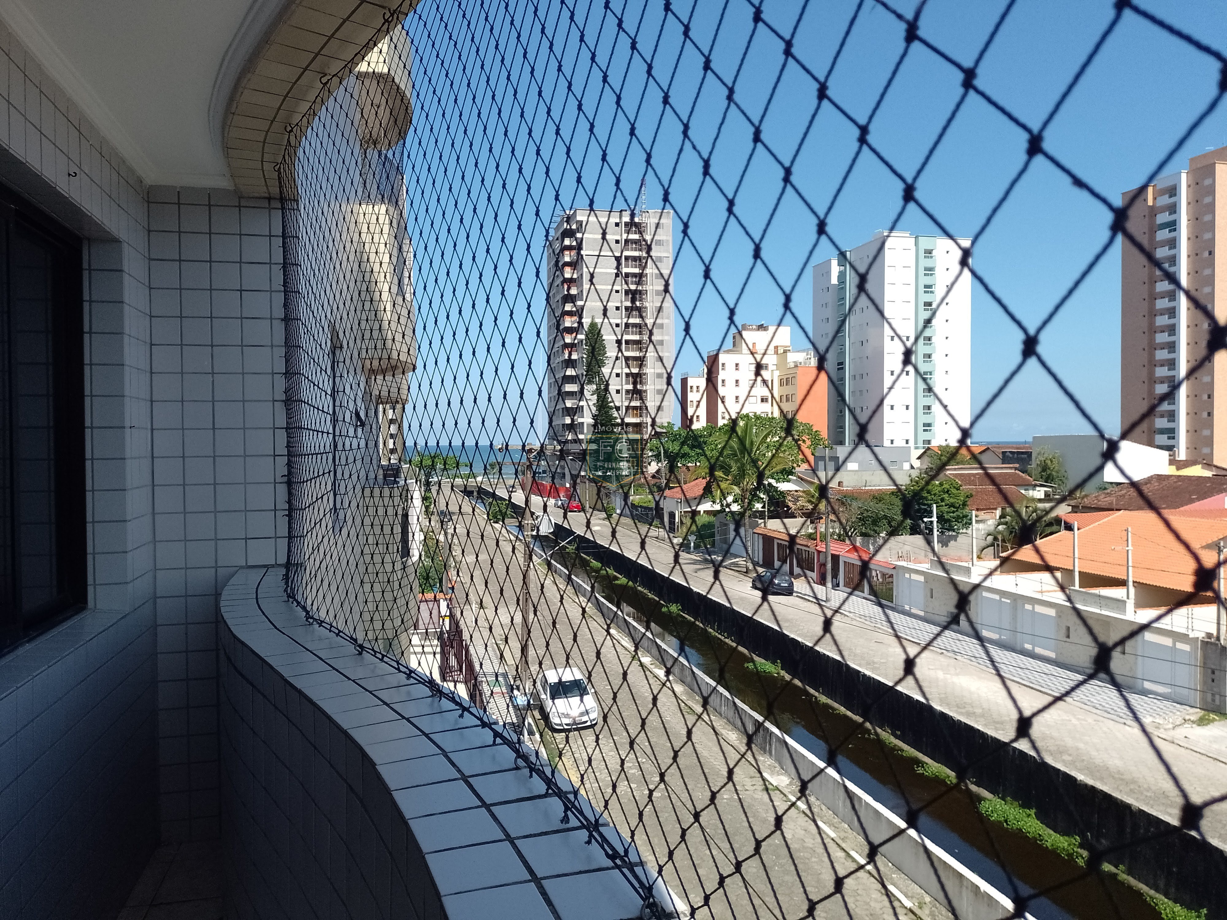 Apartamento 2 dormitórios (1 suíte) 73m², frente, 2 varandas