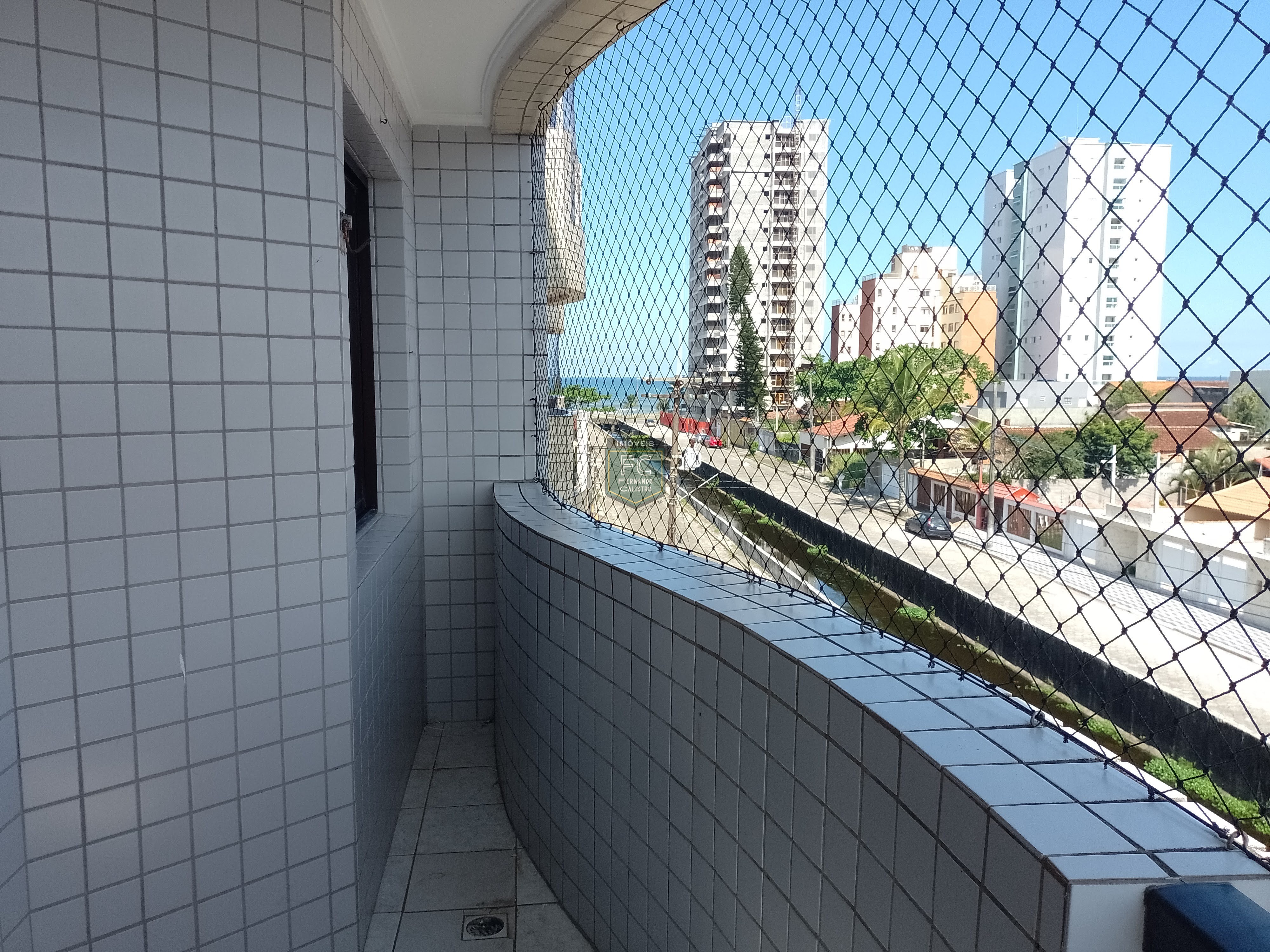 Apartamento 2 dormitórios (1 suíte) 73m², frente, 2 varandas