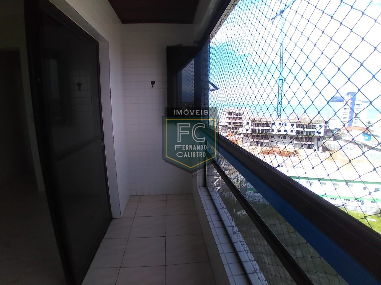 Apartamento alto padrão 1 dormitório, 57 m², varanda envidraçada c/ vista p/ o mar, 100 mts da praia, financiamento, permuta, vera cruz, mongaguá - sp