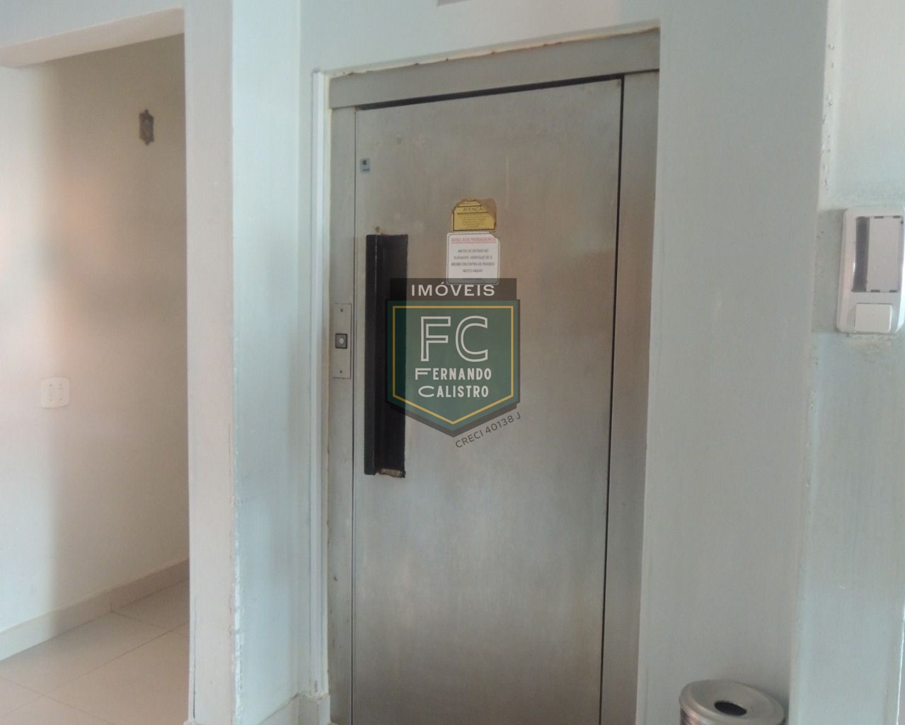 Apartamento 1 Dormitório Semi Mobiliado, 57 m², Elevador, 1 Vaga, Condomínio Frente Mar, Financia Bancário, V. Atlântica, Região Central, Mongaguá SP