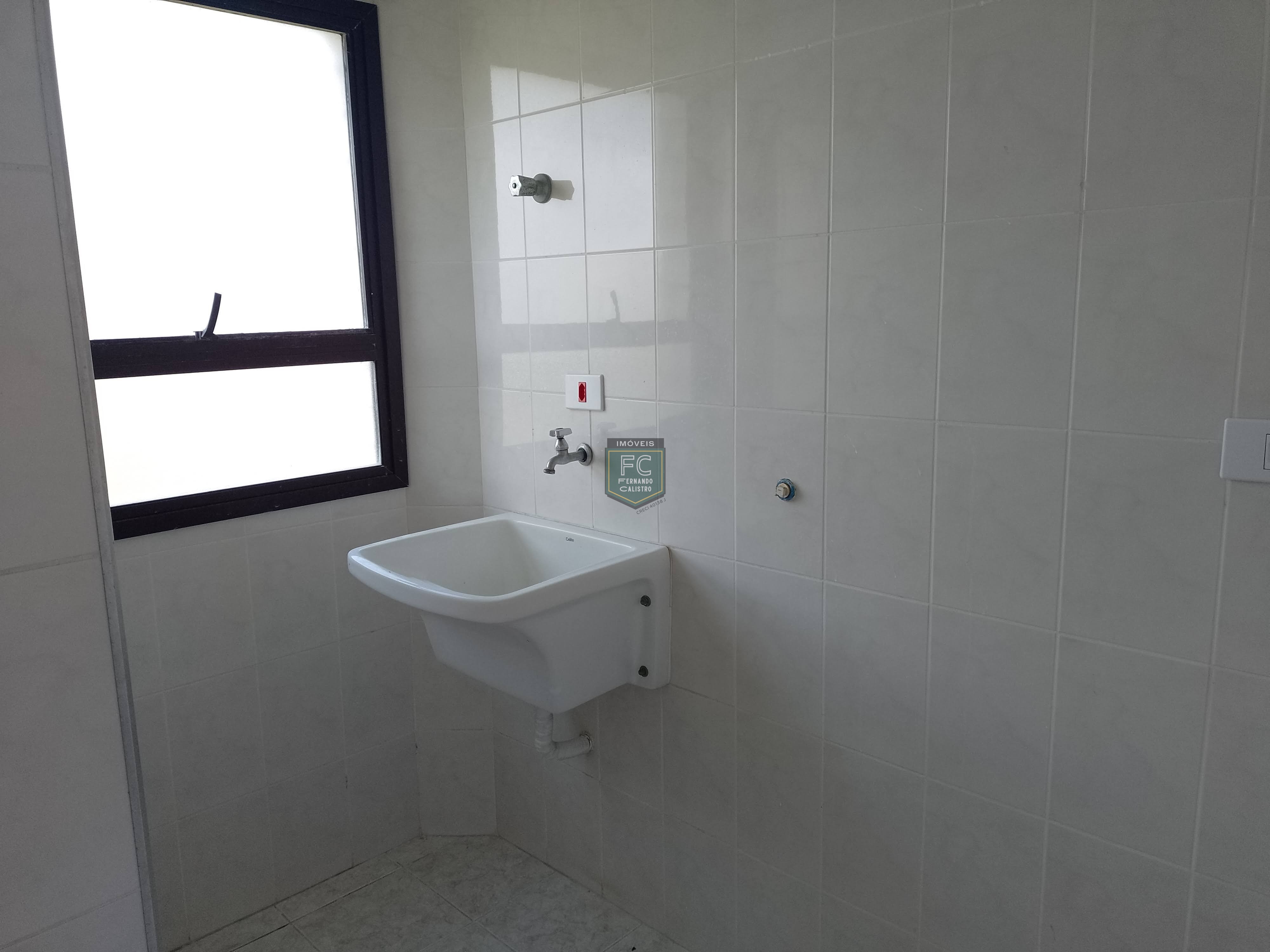 Apartamento 2 dormitórios (1 suíte) 73m², frente, 2 varandas